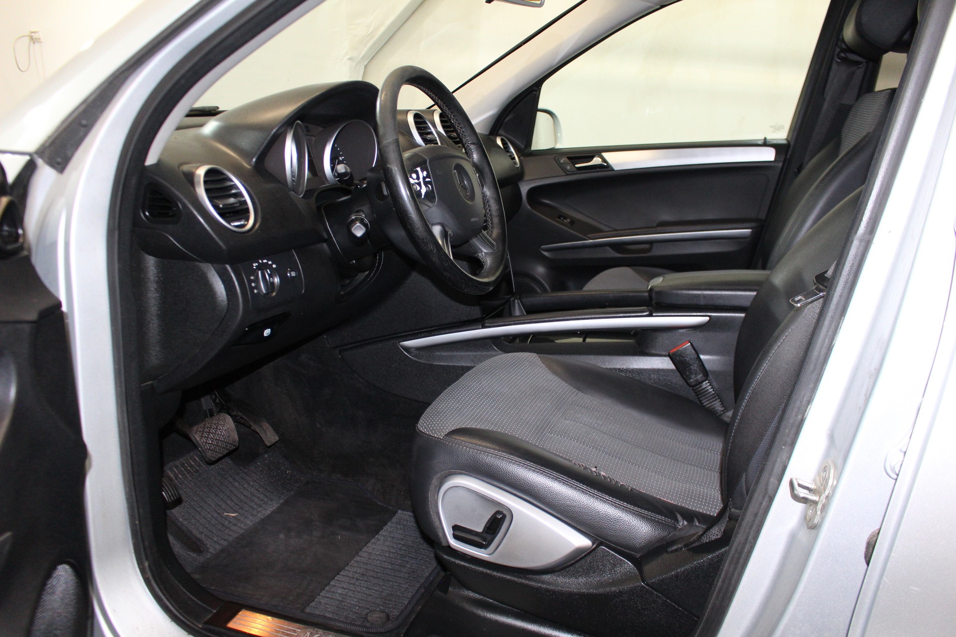MERCEDES-BENZ ML 320 CDI-image-6