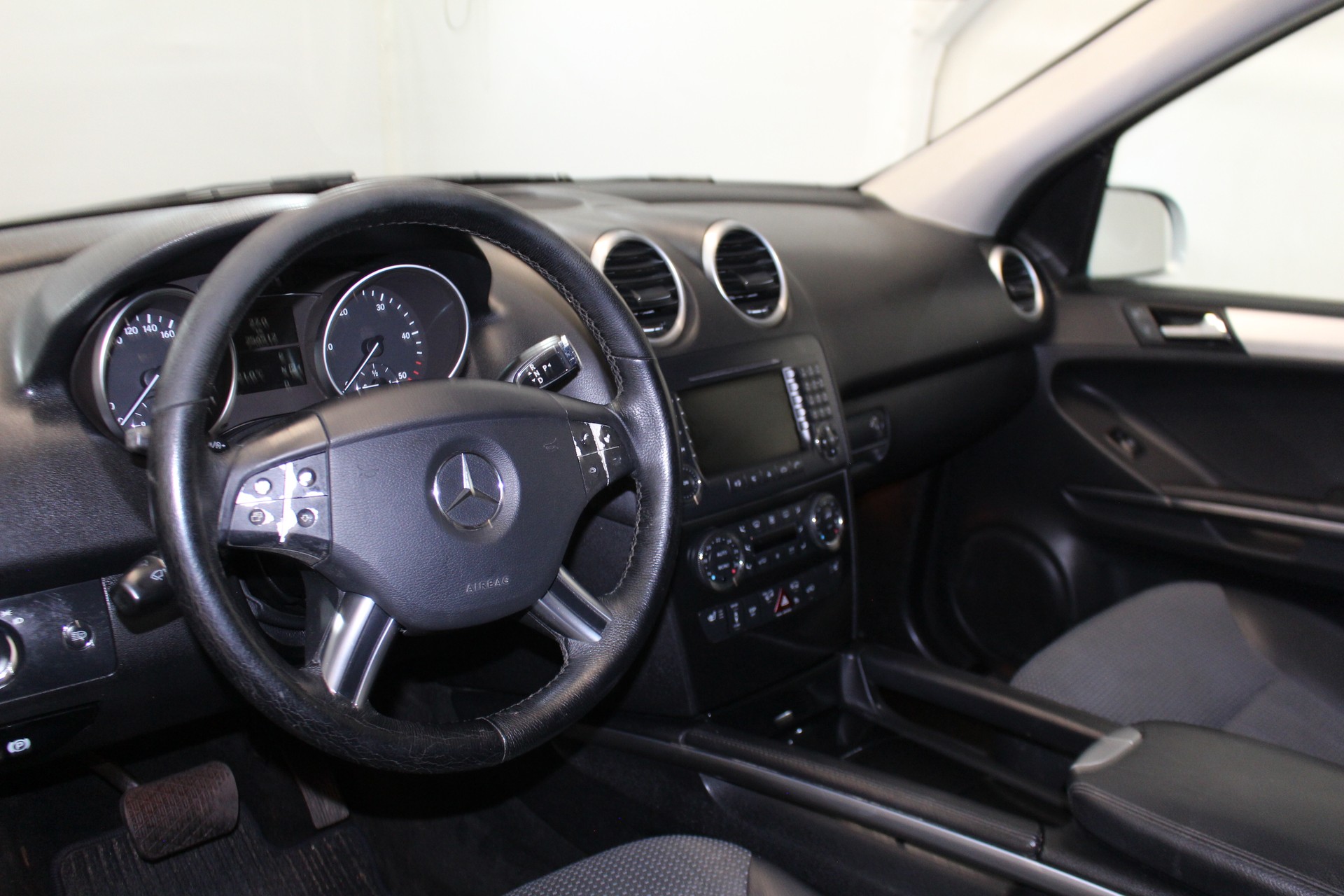 MERCEDES-BENZ ML 320 CDI-image-11