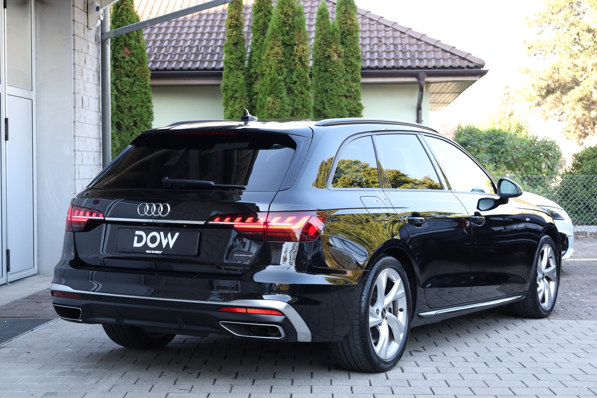 AUDI A4 Avant 45 TFSI S line S-tronic quattro-image-4