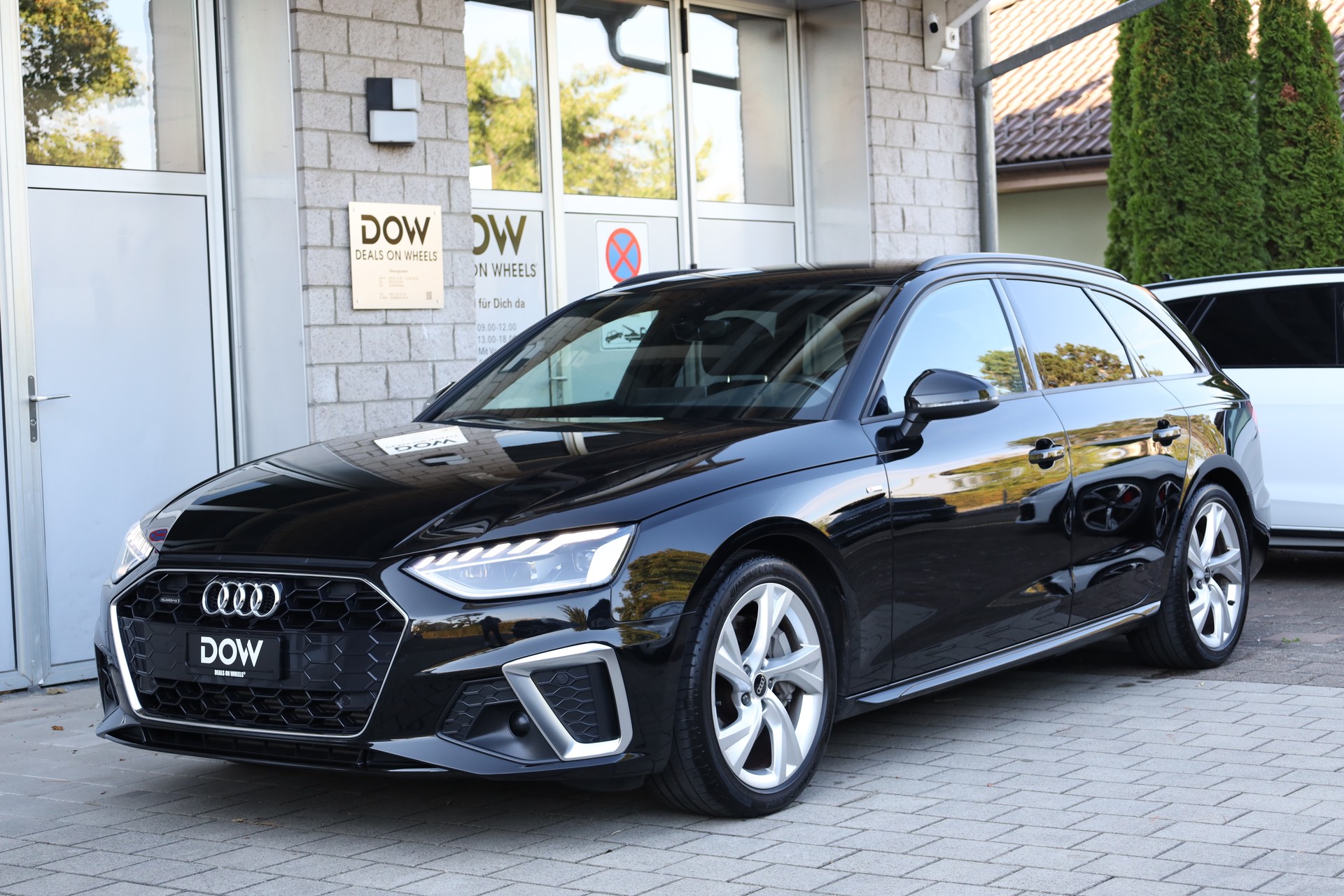 AUDI A4 Avant 45 TFSI S line S-tronic quattro-showroom-element-2