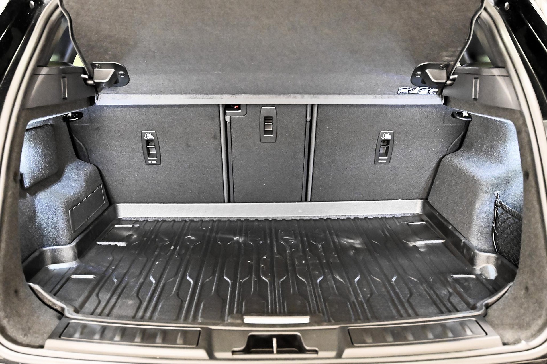 LAND ROVER Range Rover Evoque 1.5 T 270e Hoxton Edition-image-5