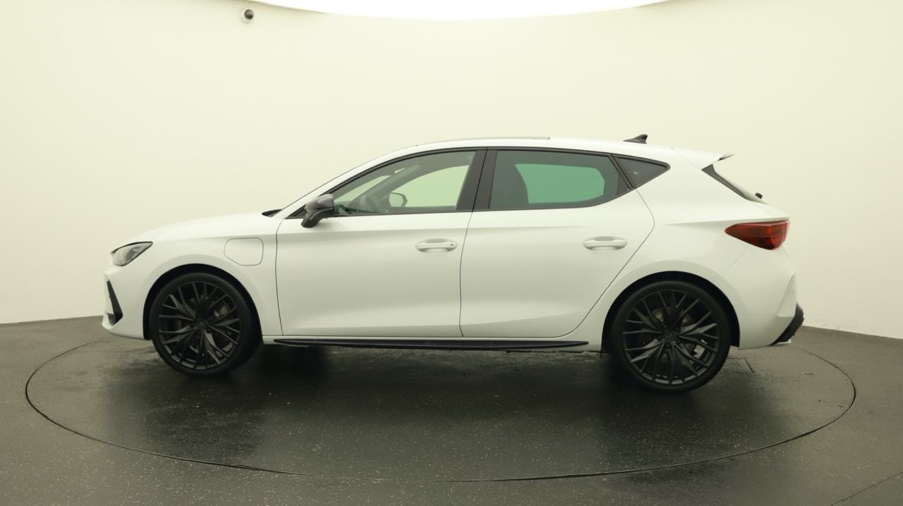 CUPRA LEON 1.5 e-HYBRID pHEV VZ Black Edition-showroom-element-1