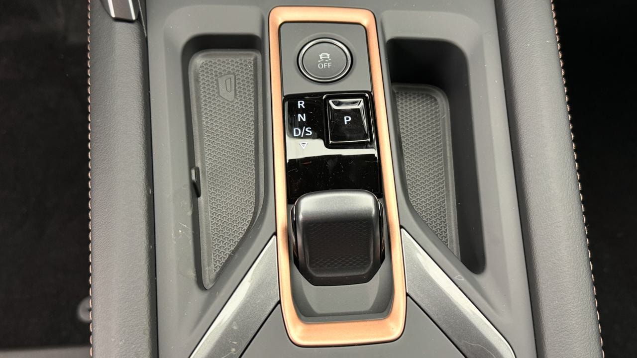 CUPRA LEON 1.5 e-HYBRID pHEV VZ Black Edition-image-10