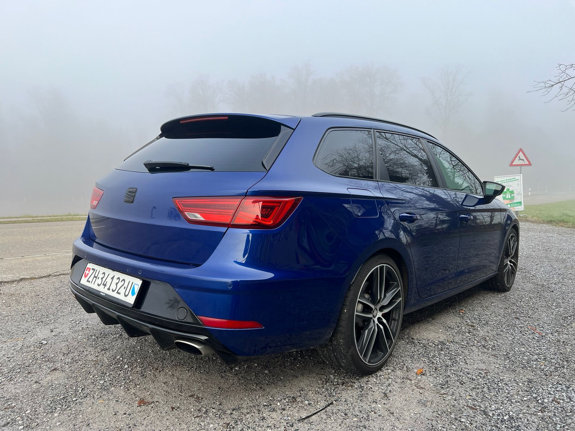 SEAT Leon ST 2.0 TSI Cupra 300 4 Drive DSG-image-2