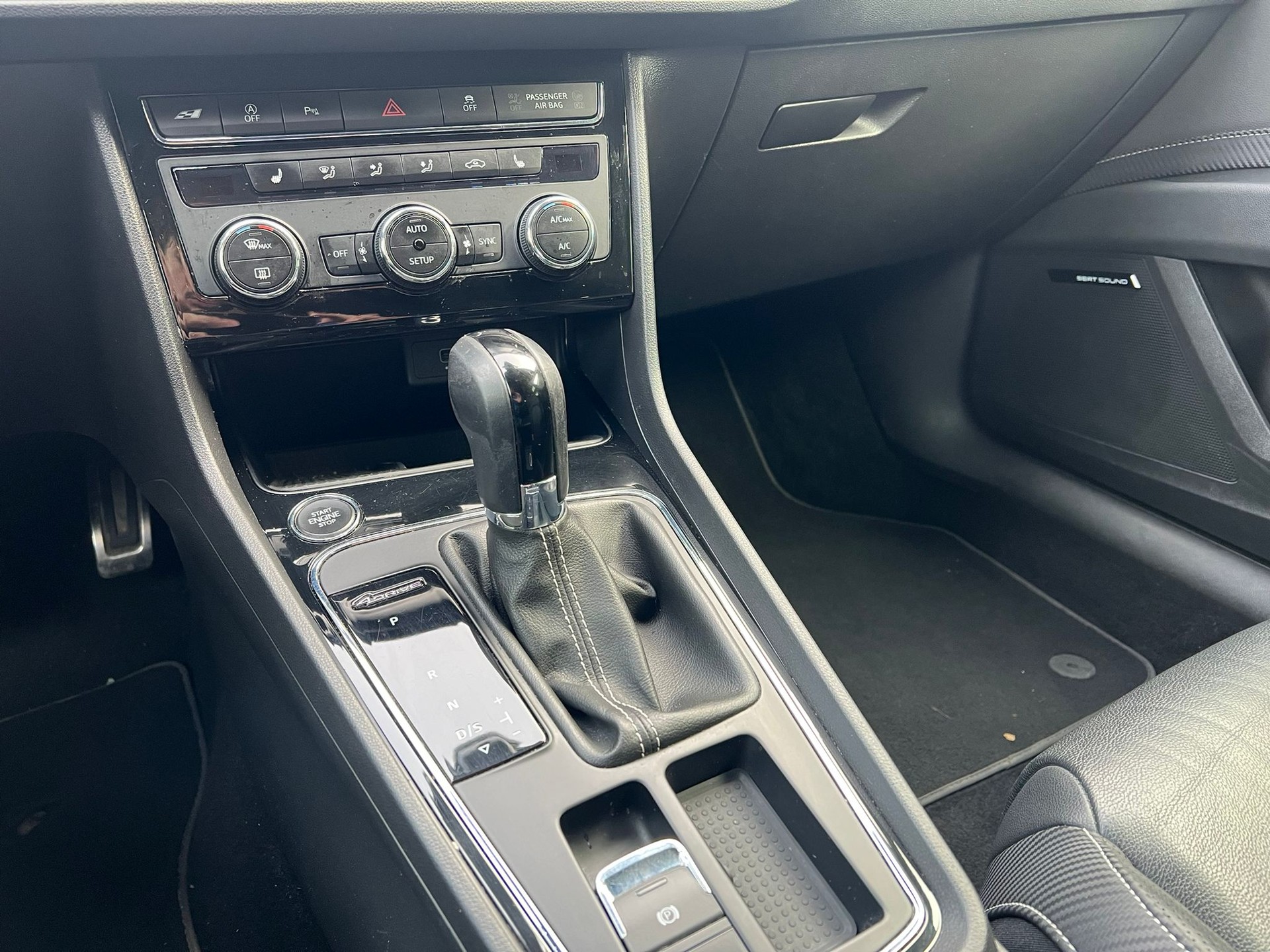 SEAT Leon ST 2.0 TSI Cupra 300 4 Drive DSG-image-12