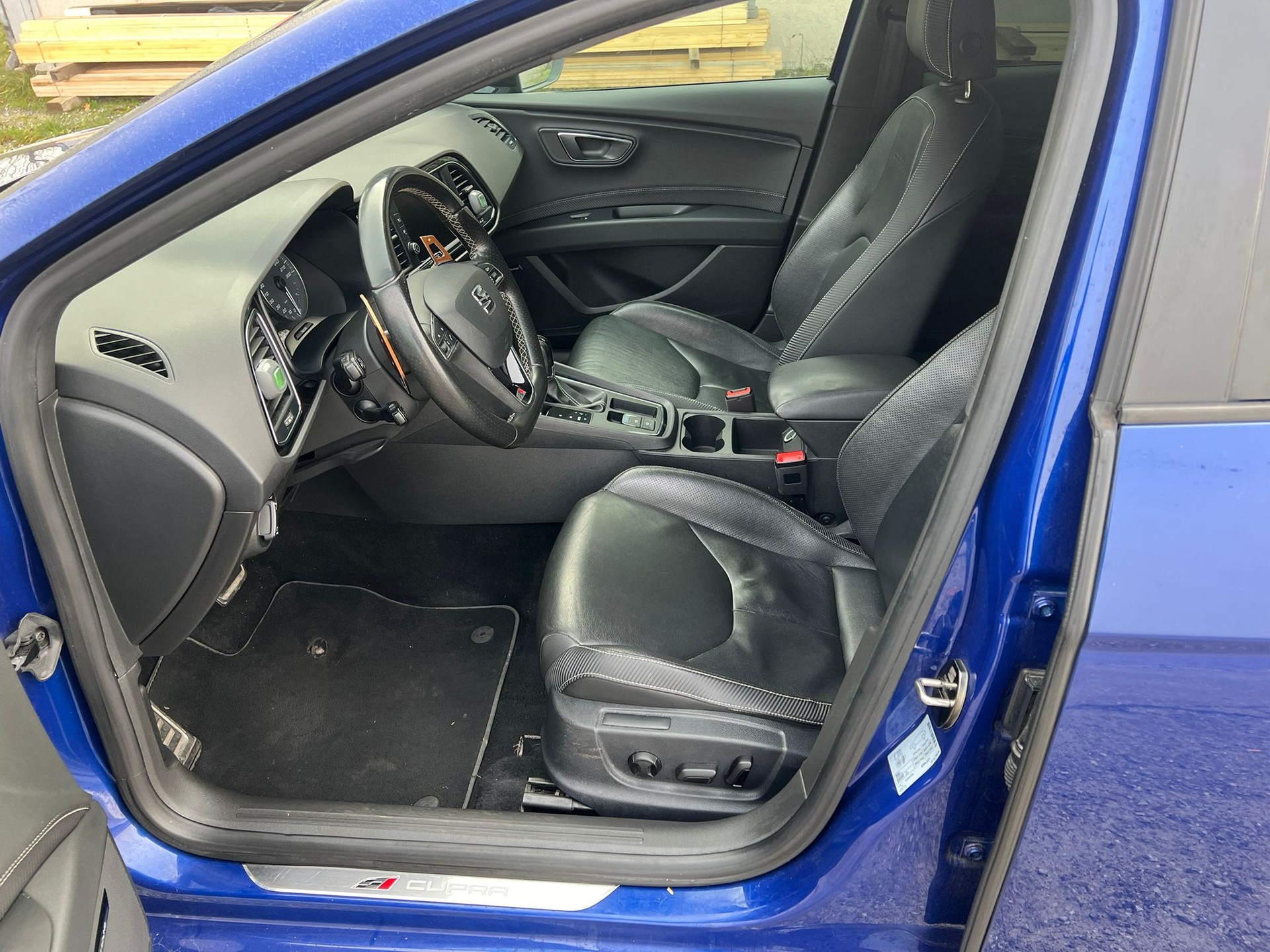 SEAT Leon ST 2.0 TSI Cupra 300 4 Drive DSG-image-8