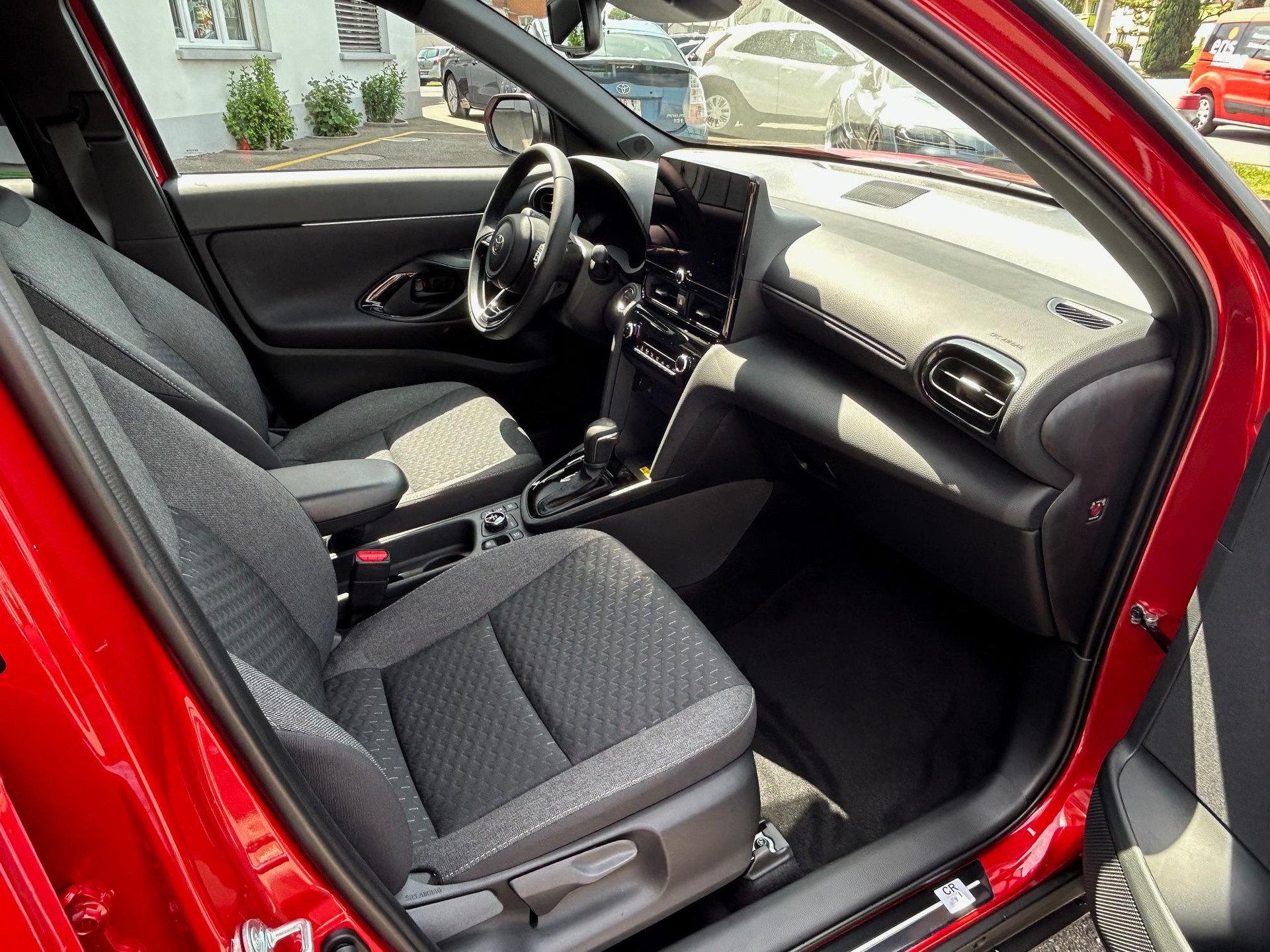 TOYOTA Yaris Cross 1.5 VVT-i HSD Trend AWD-i-image-13