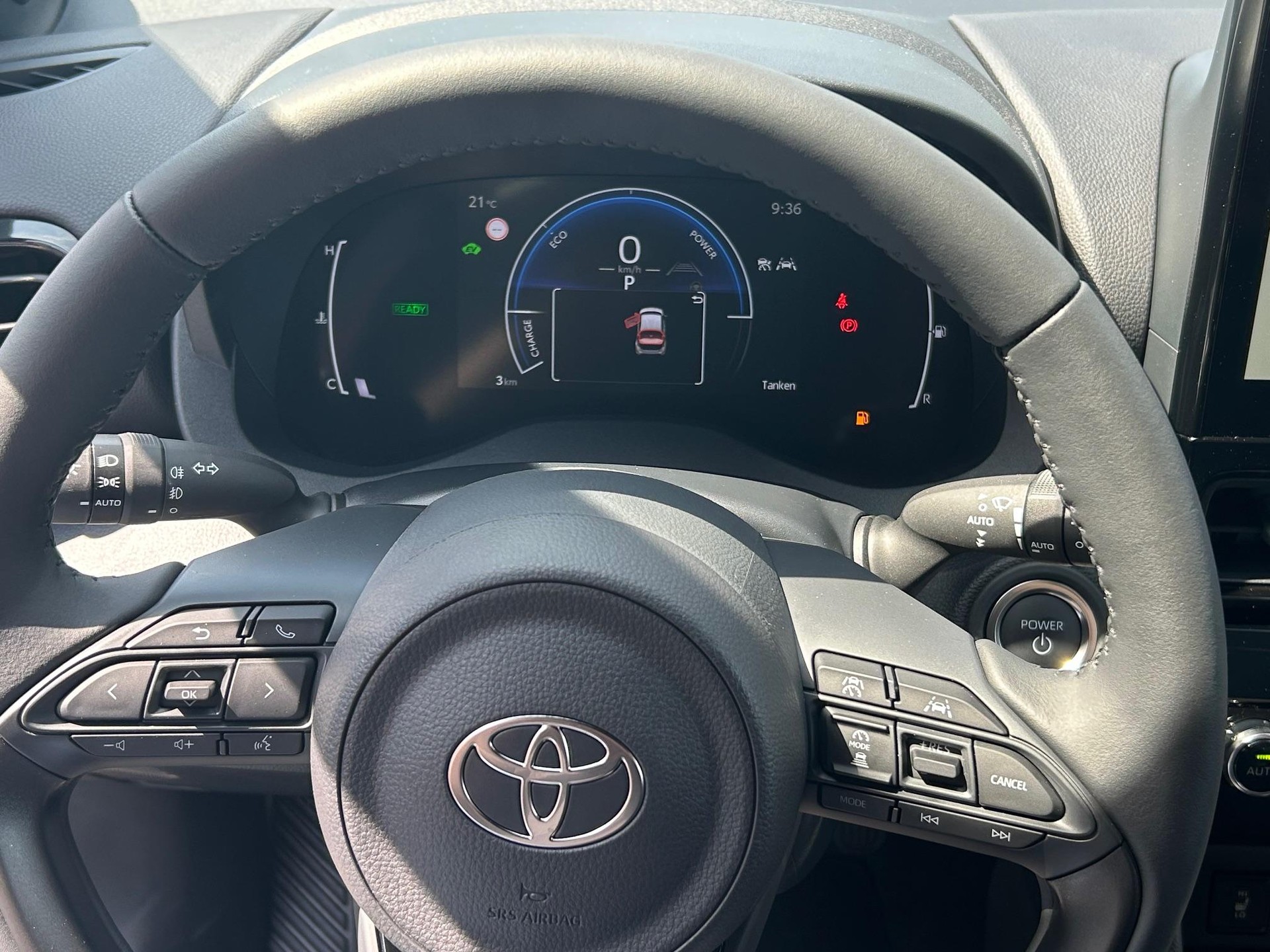 TOYOTA Yaris Cross 1.5 VVT-i HSD Trend AWD-i-image-9