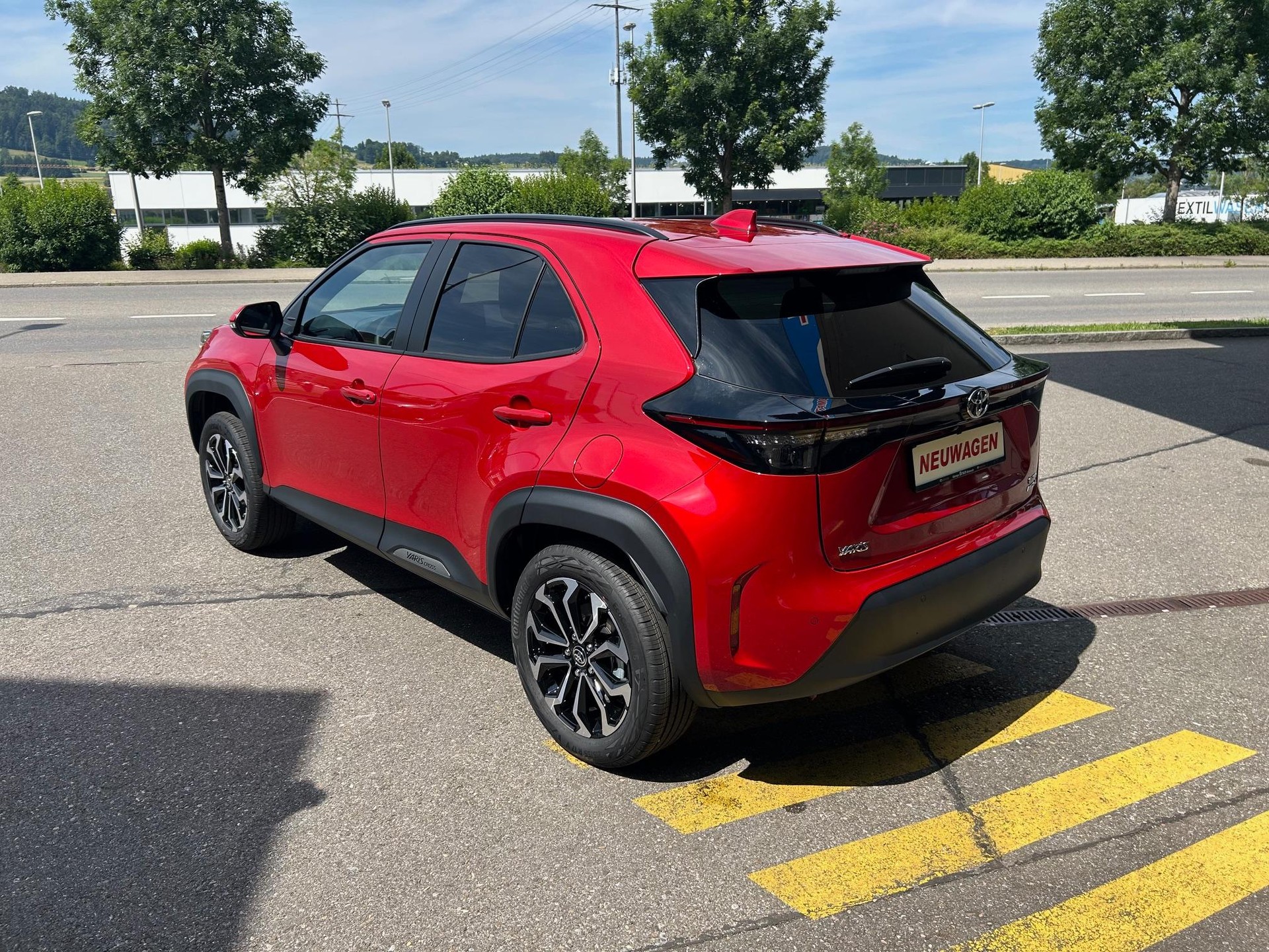 TOYOTA Yaris Cross 1.5 VVT-i HSD Trend AWD-i-image-14