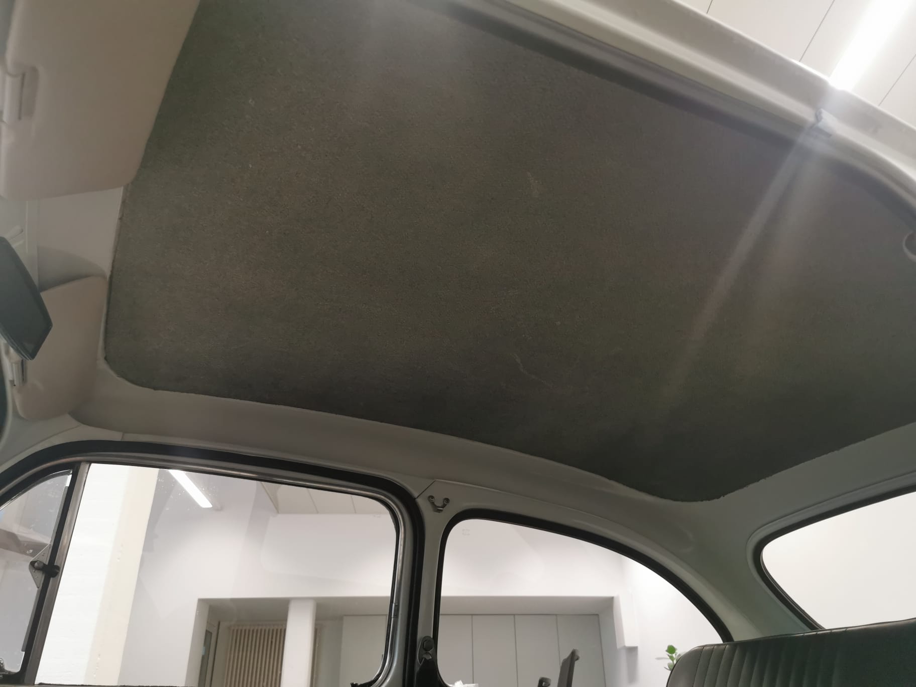 SEAT 600E-image-6