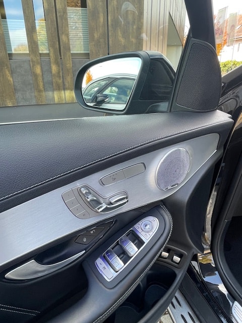 MERCEDES-BENZ GLC 63 AMG 4Matic 9G-Tronic-image-22