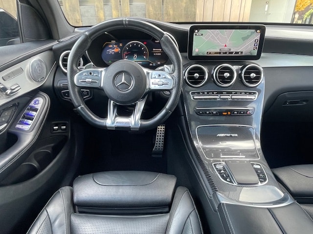 MERCEDES-BENZ GLC 63 AMG 4Matic 9G-Tronic-image-17