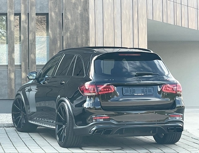 MERCEDES-BENZ GLC 63 AMG 4Matic 9G-Tronic-image-10