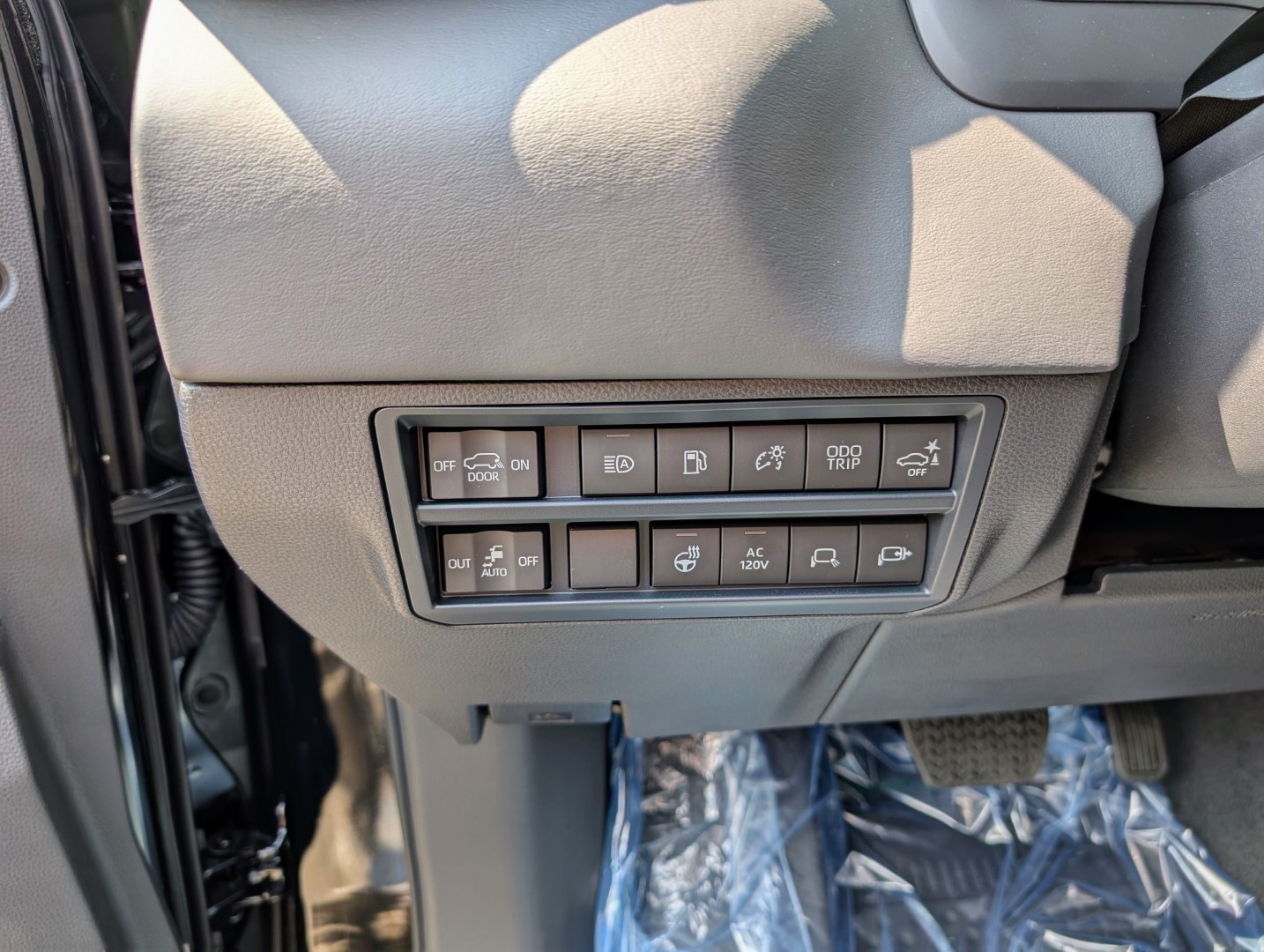 TOYOTA SEQUOIA Platinum Hybrid 4WD 2025-image-4