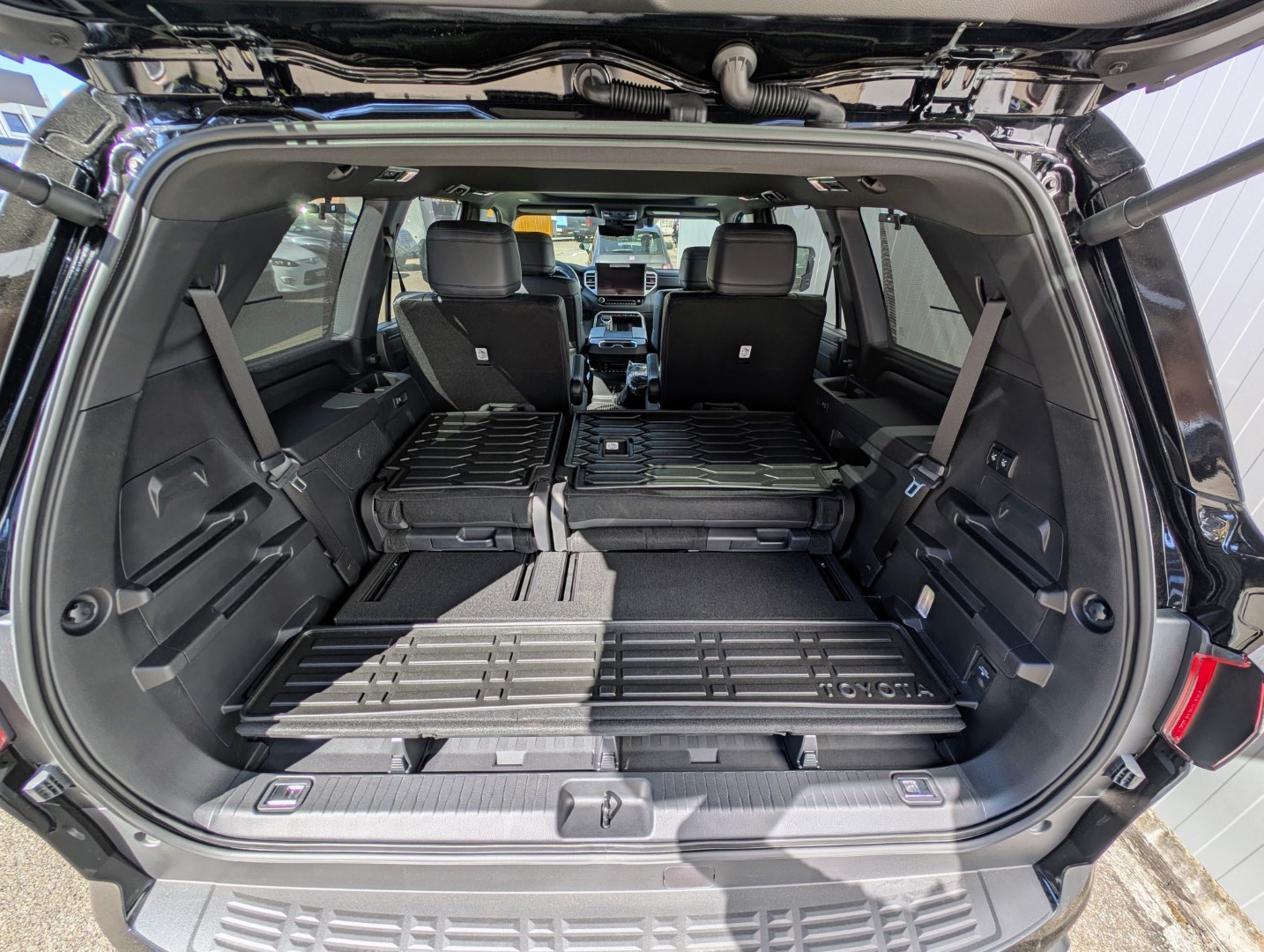 TOYOTA SEQUOIA Platinum Hybrid 4WD 2025-image-11