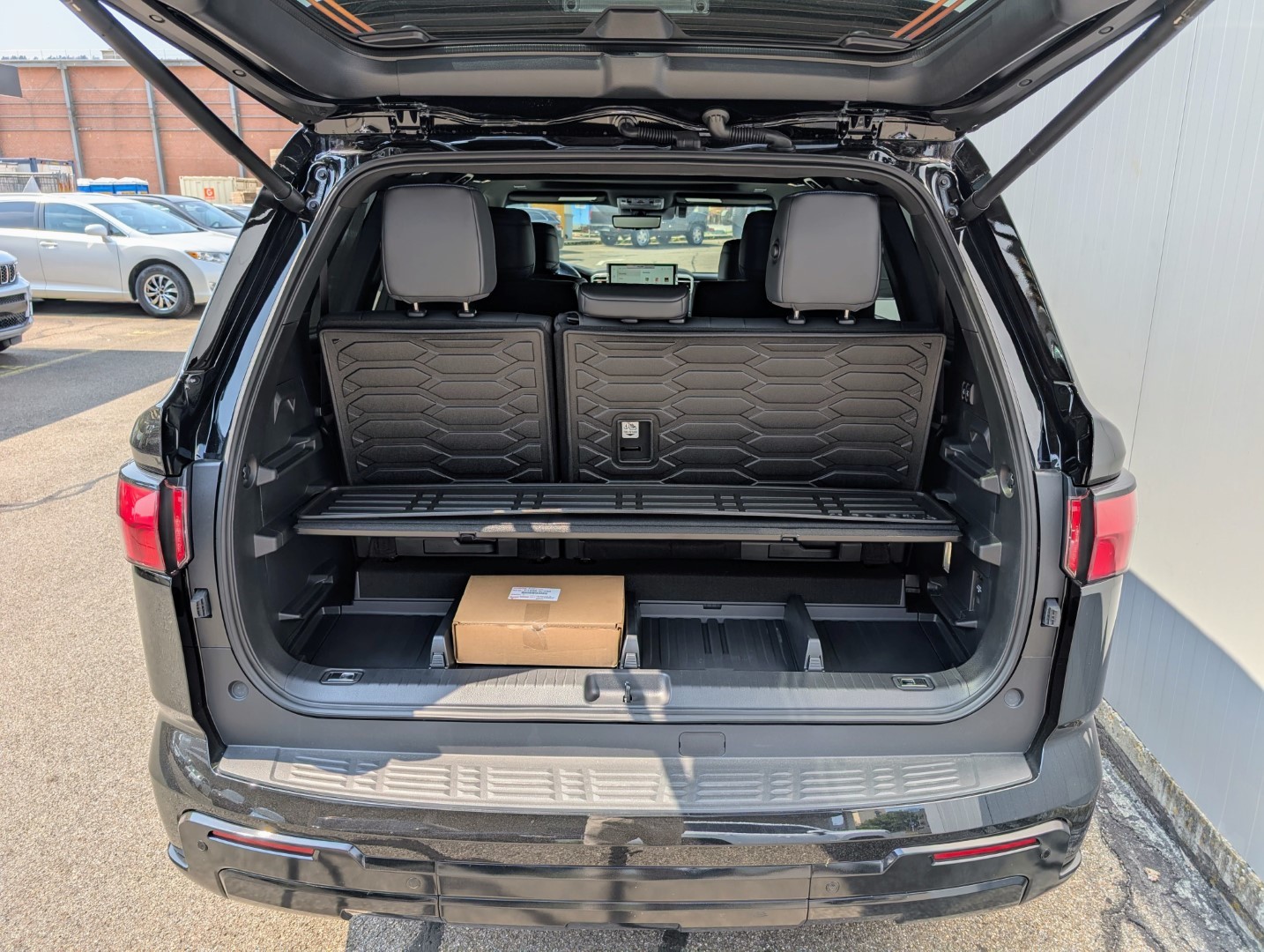 TOYOTA SEQUOIA Platinum Hybrid 4WD 2025-image-13