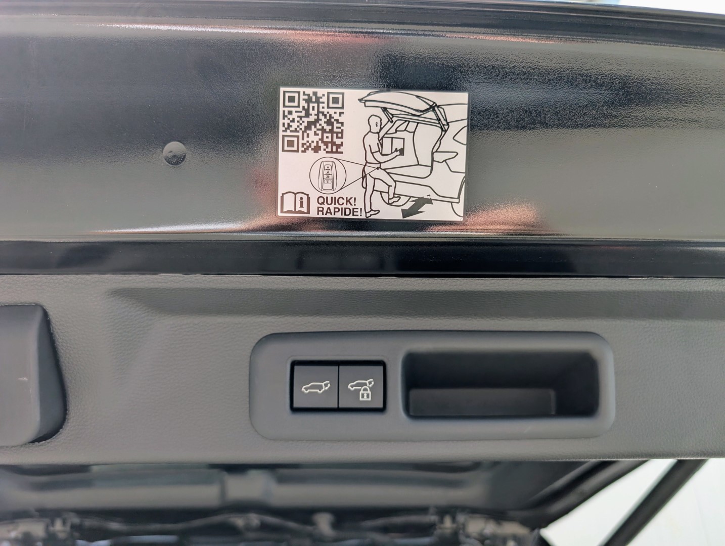 TOYOTA SEQUOIA Platinum Hybrid 4WD 2025-image-14