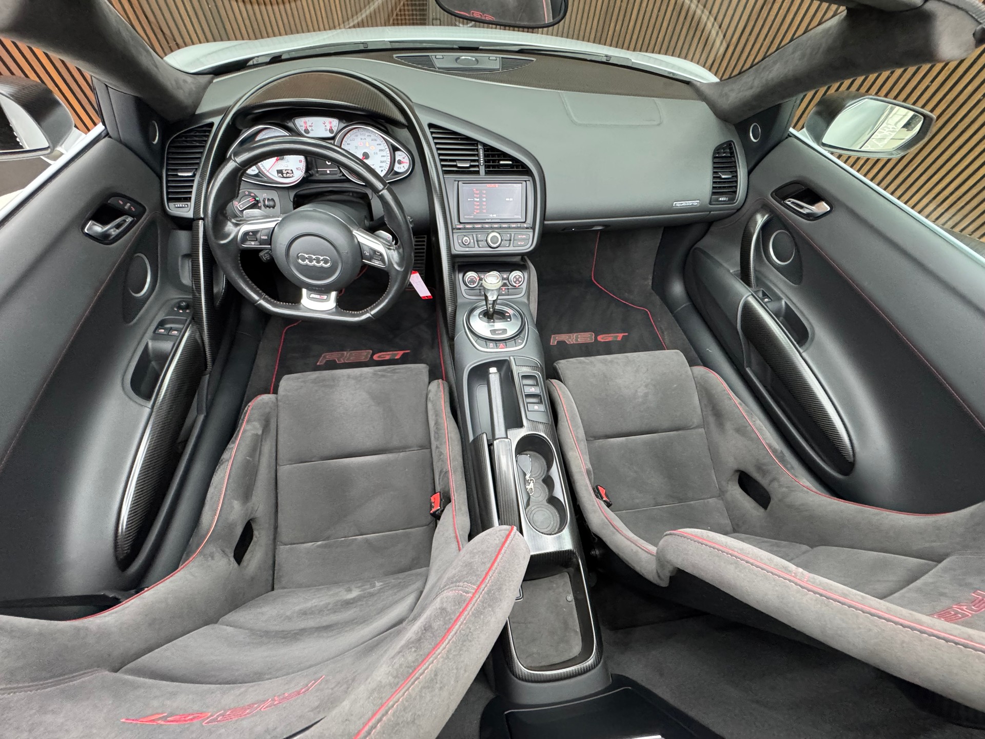 AUDI R8 Quattro GT Spyder-image-14