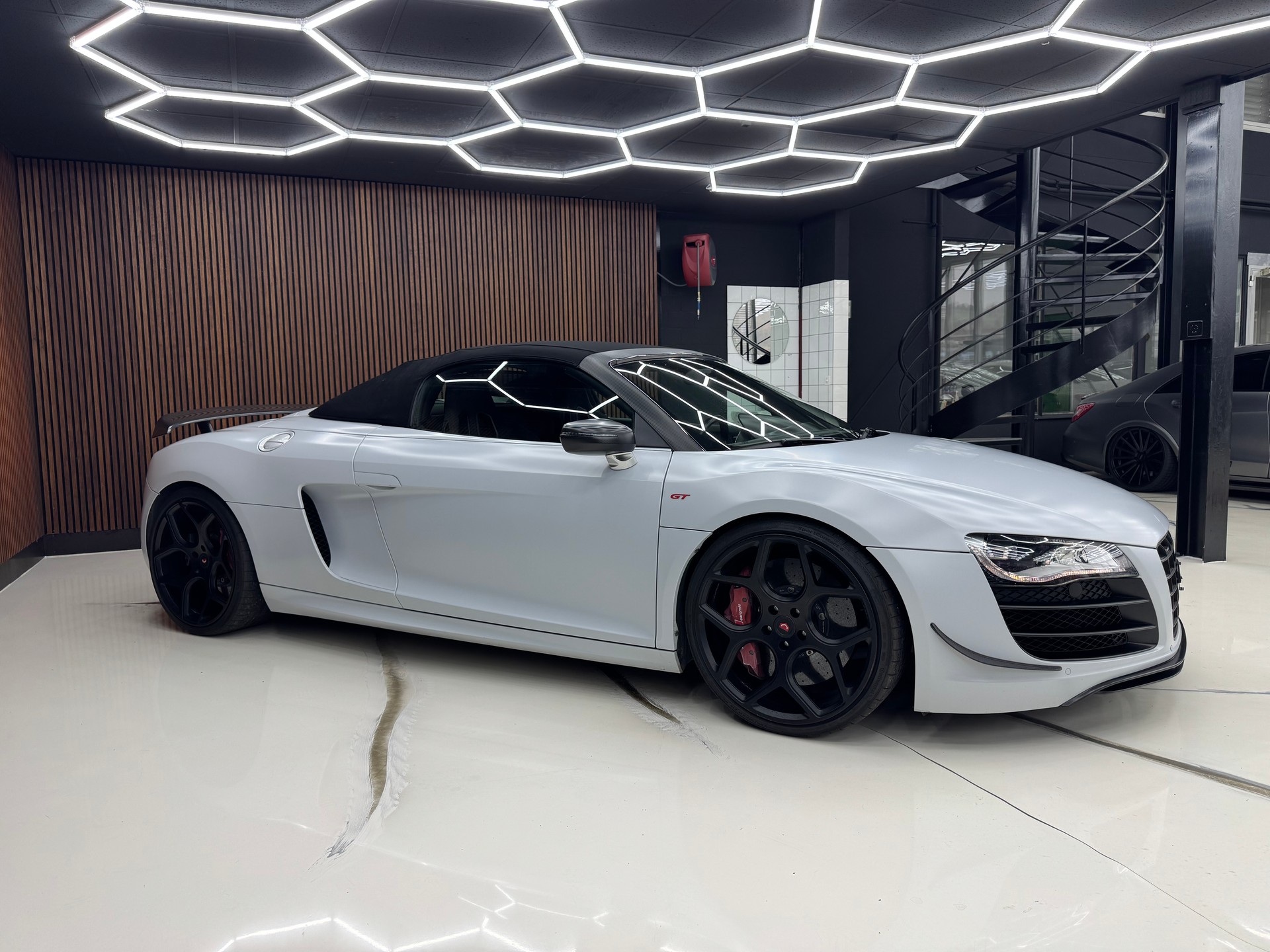 AUDI R8 Quattro GT Spyder-image-6