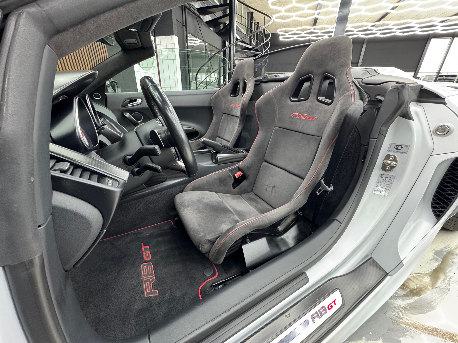 AUDI R8 Quattro GT Spyder-image-13