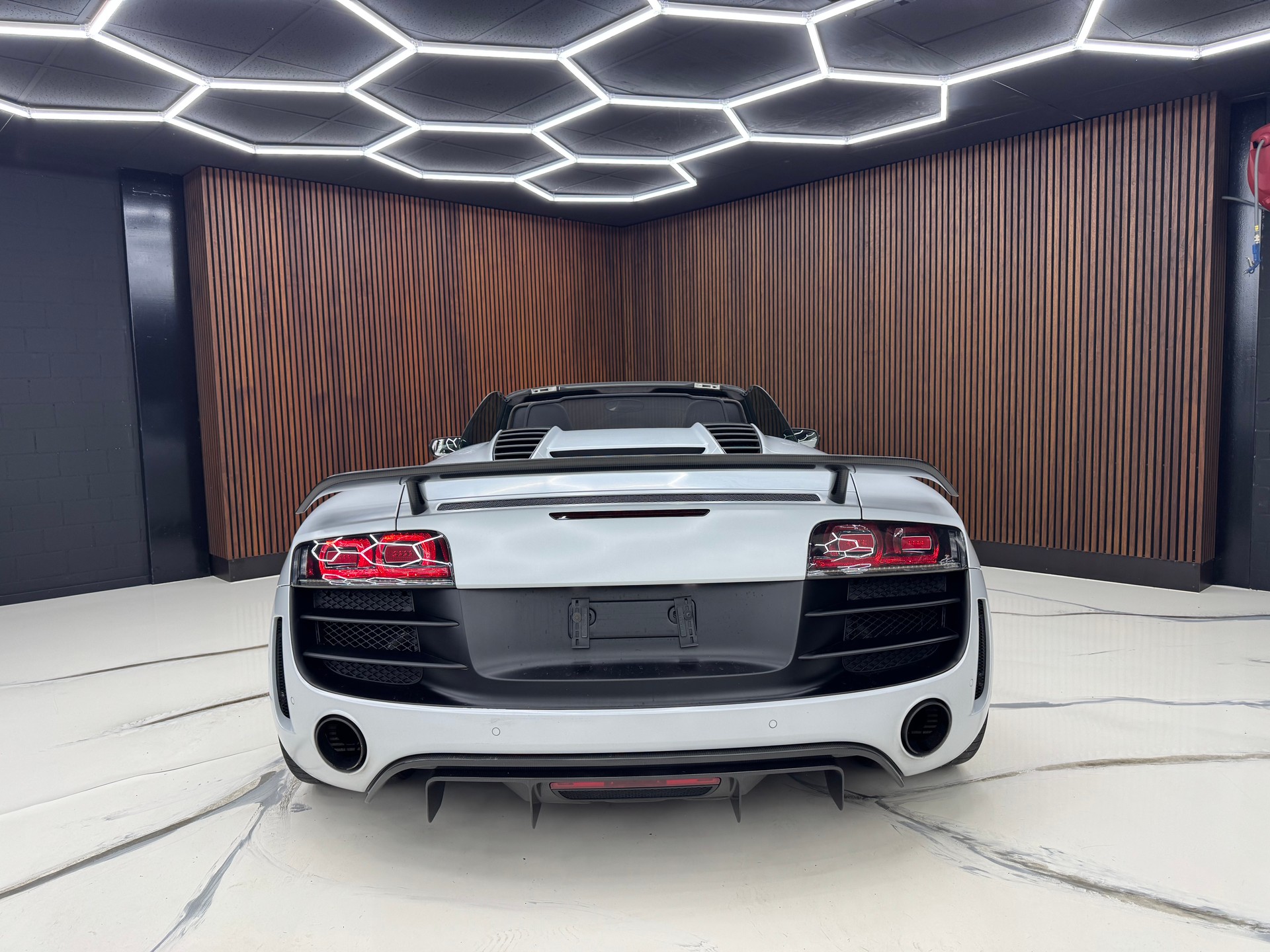 AUDI R8 Quattro GT Spyder-image-8