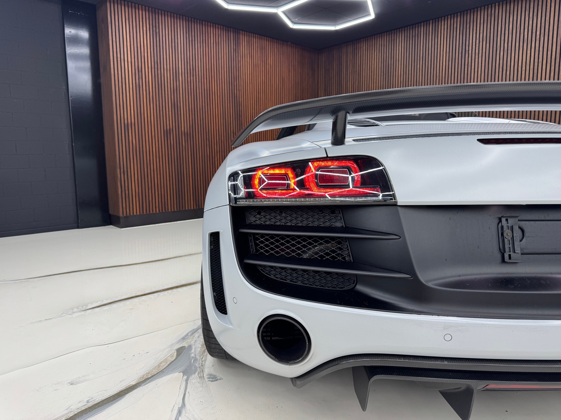 AUDI R8 Quattro GT Spyder-image-9