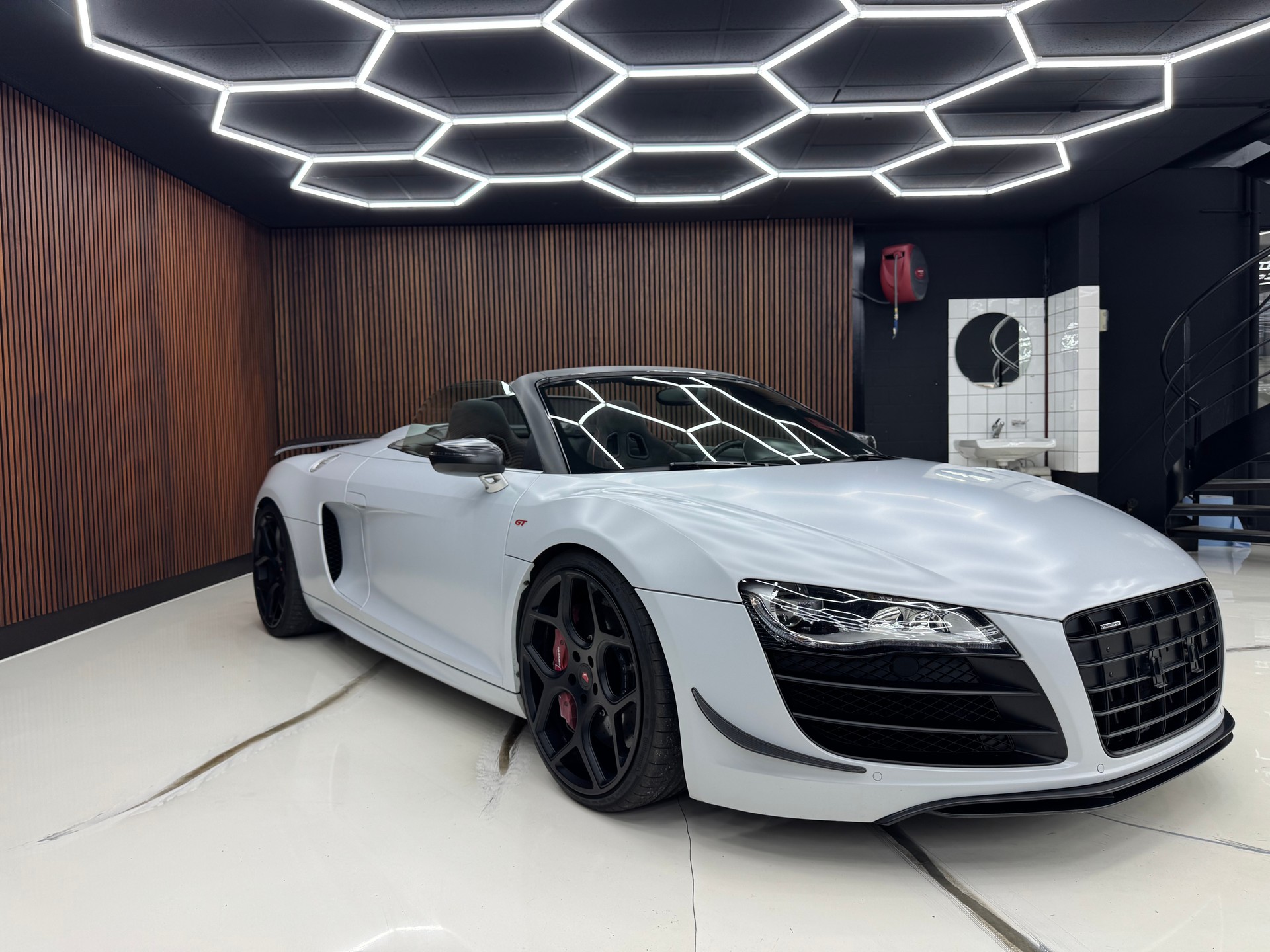 AUDI R8 Quattro GT Spyder-image-2