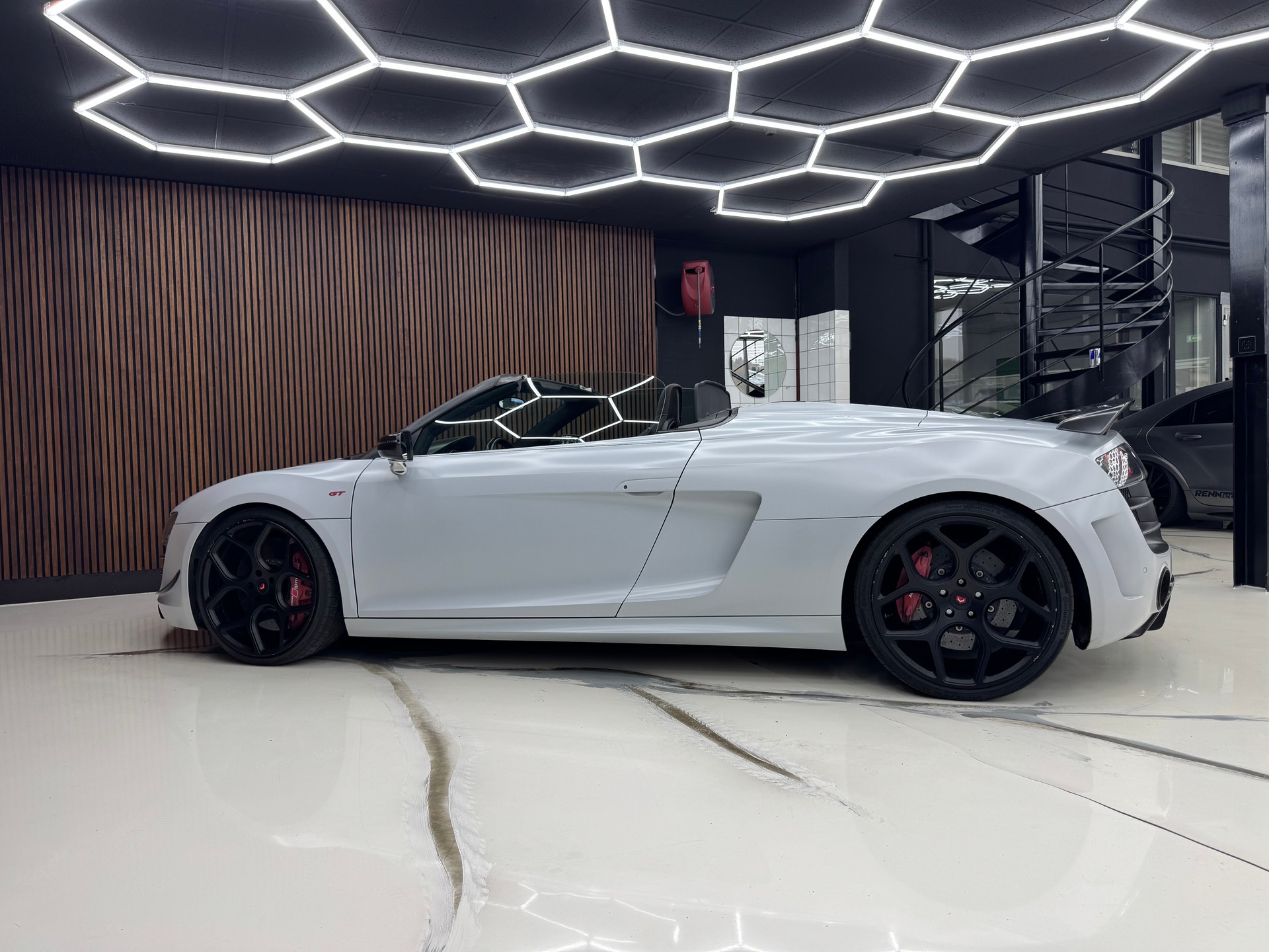 AUDI R8 Quattro GT Spyder-image-11
