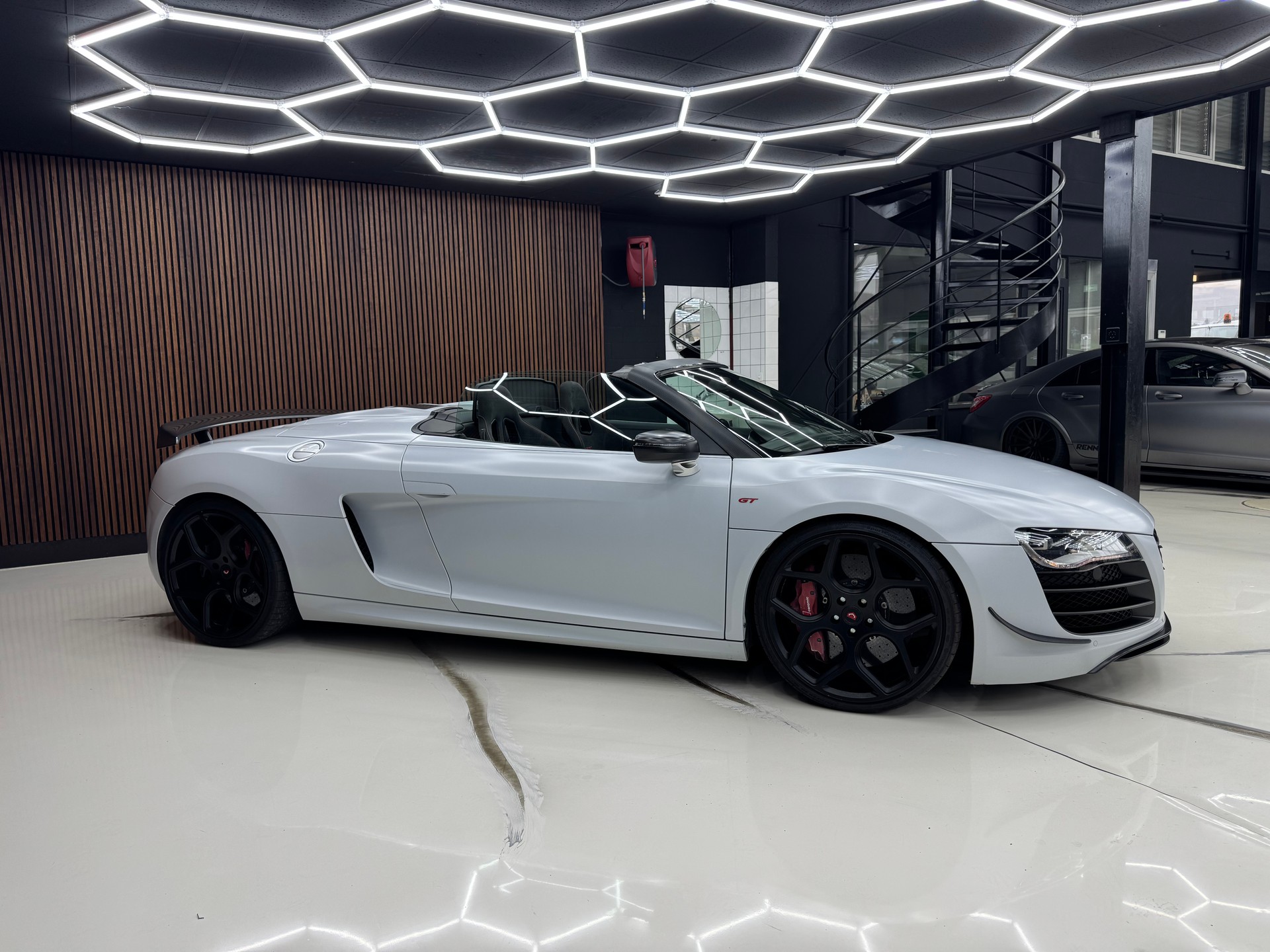 AUDI R8 Quattro GT Spyder-image-3