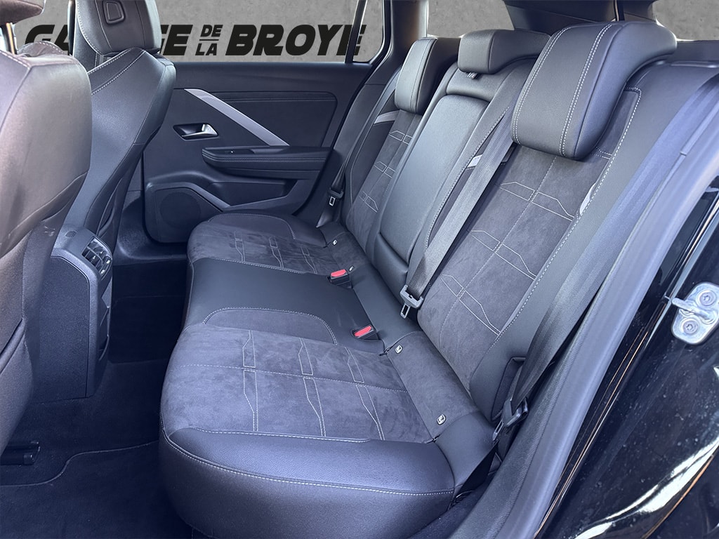 OPEL Astra Sports Tourer 1.6 T PHEV Ultimate-image-9