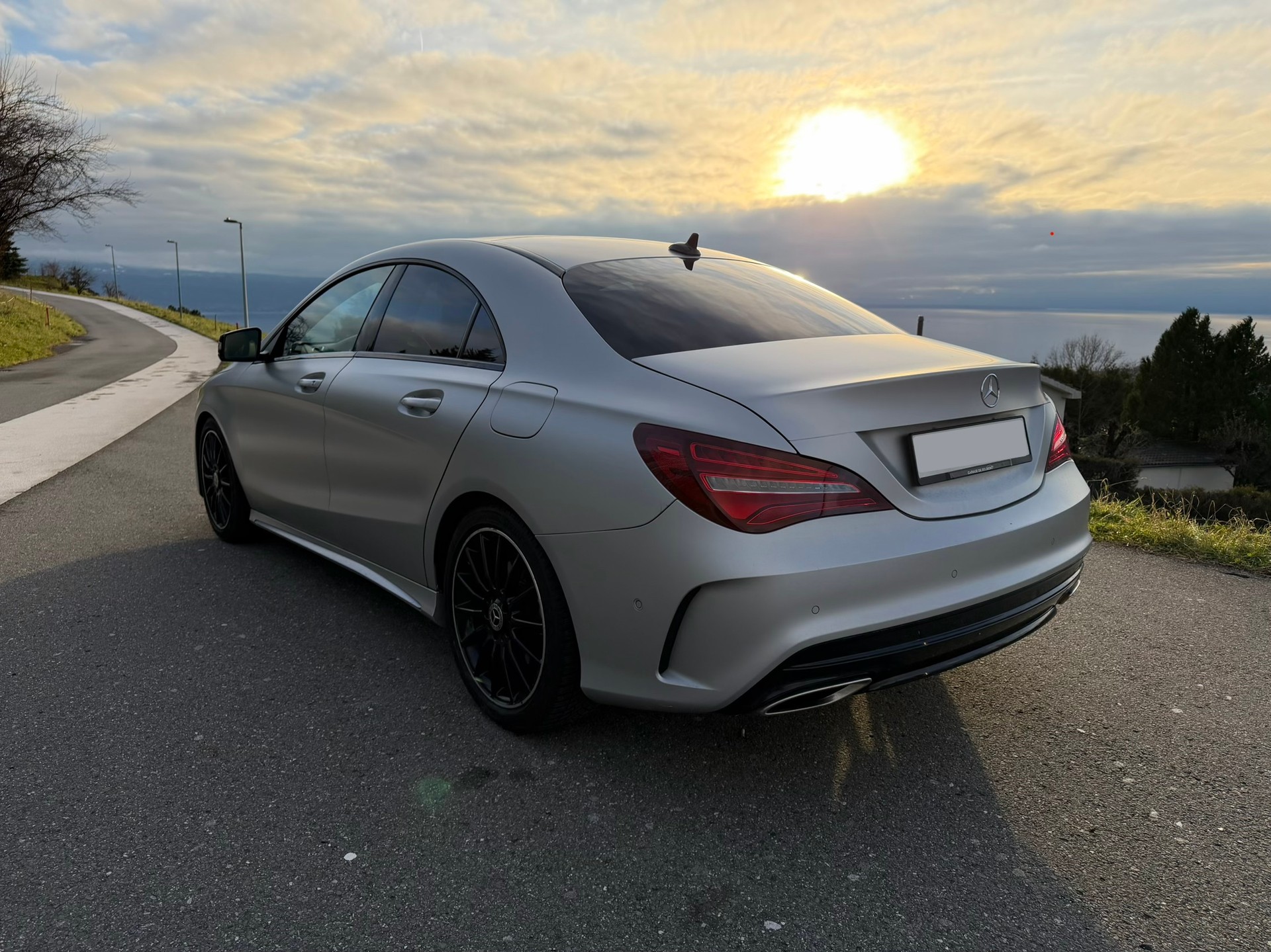 MERCEDES-BENZ CLA 220 AMG line 4Matic 7G-DCT-image-4