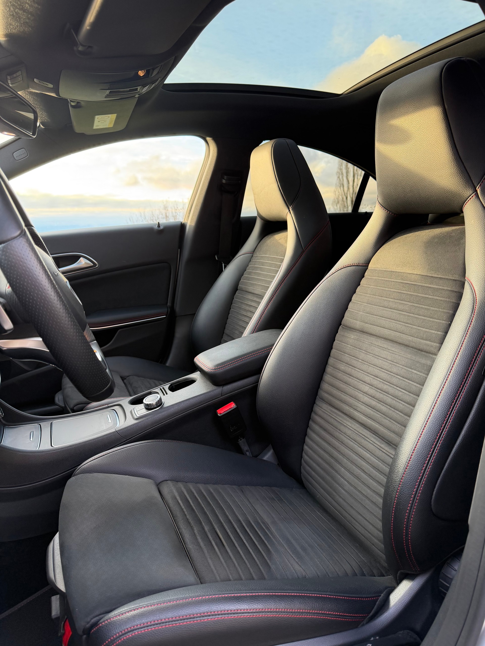 MERCEDES-BENZ CLA 220 AMG line 4Matic 7G-DCT-image-7