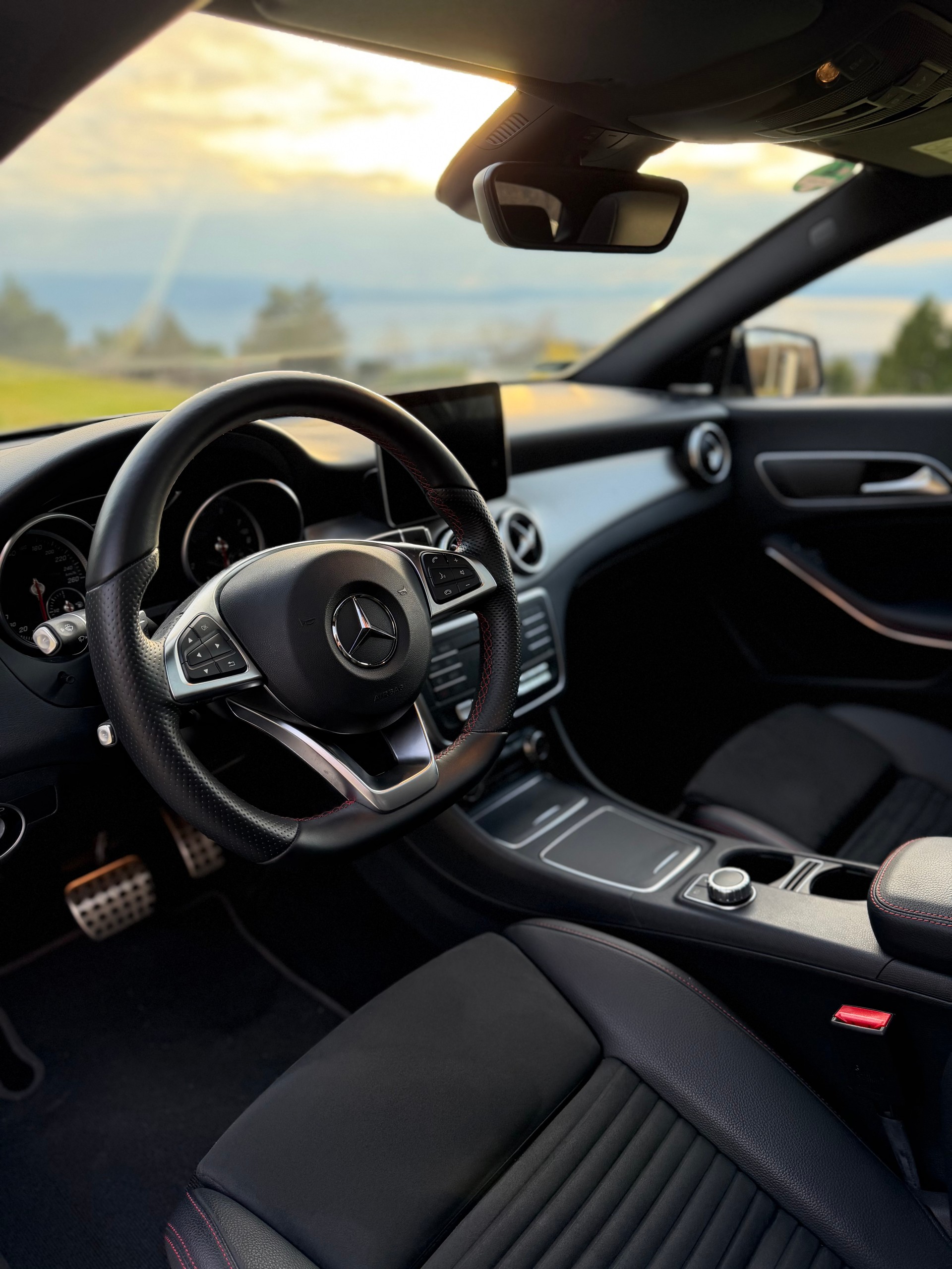 MERCEDES-BENZ CLA 220 AMG line 4Matic 7G-DCT-image-8