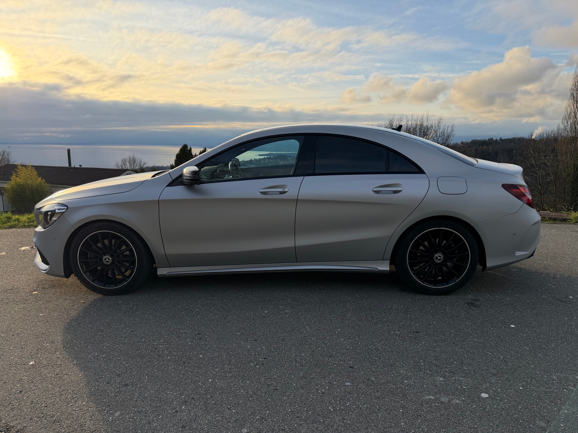 MERCEDES-BENZ CLA 220 AMG line 4Matic 7G-DCT-image-5