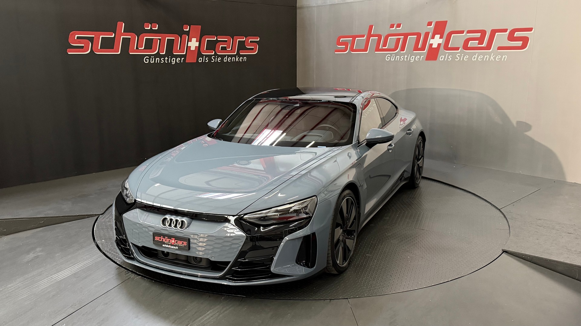 AUDI e-tron GT quattro-showroom-element-1