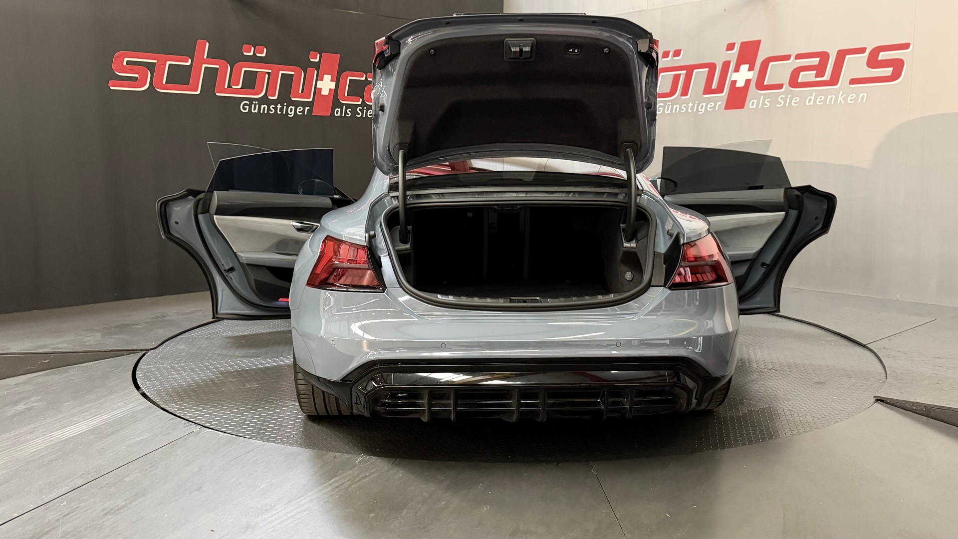 AUDI e-tron GT quattro-image-5