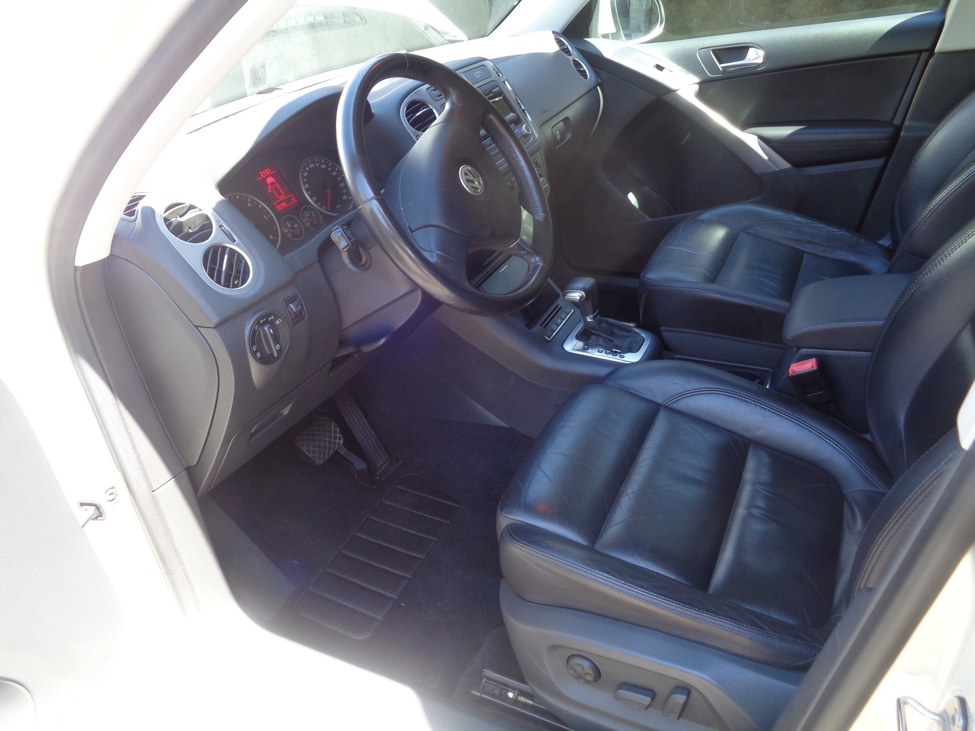 VW Tiguan 2.0 TDI Track&Field Tiptronic-image-6