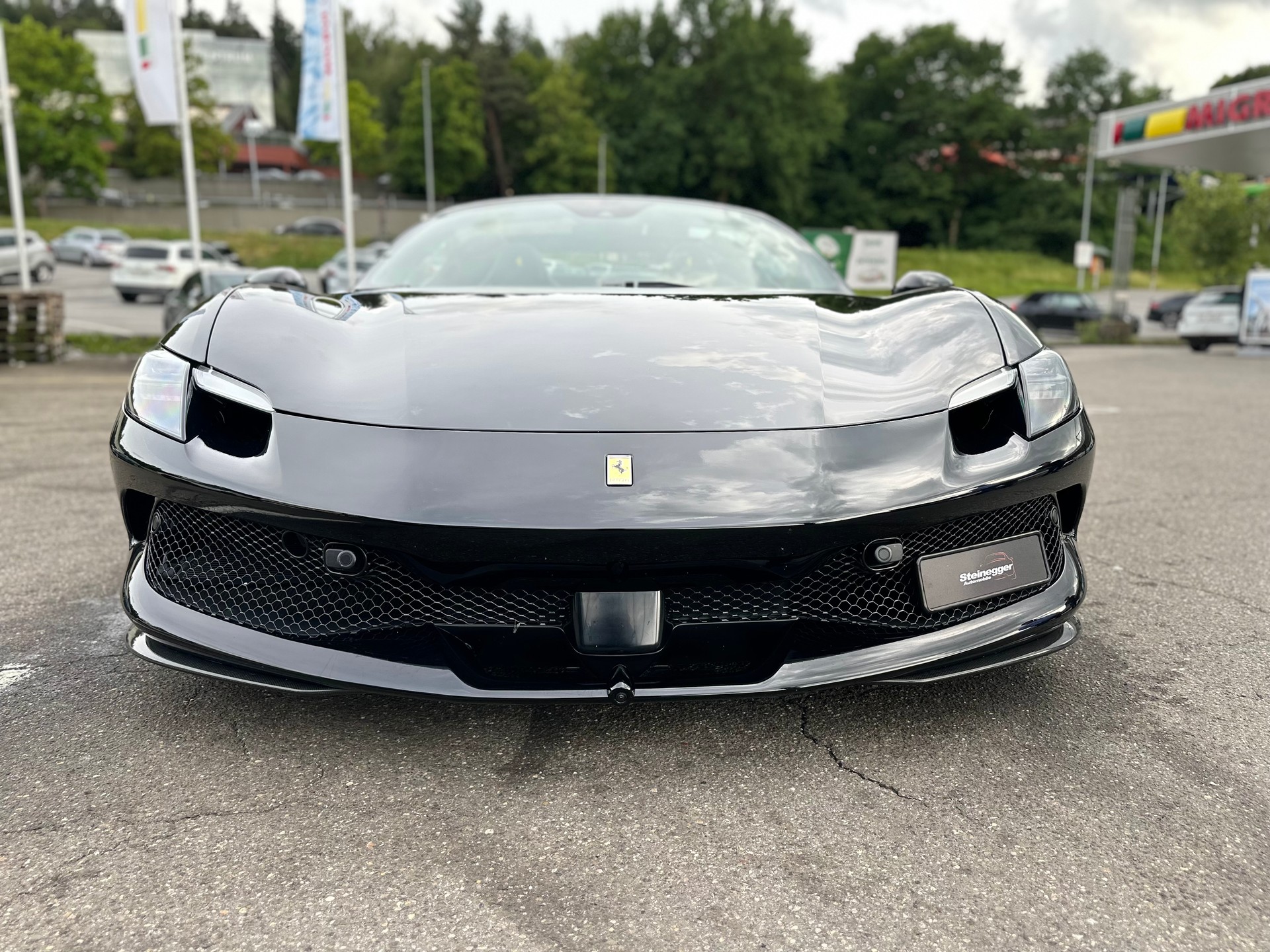 FERRARI 296 GTS-showroom-element-3