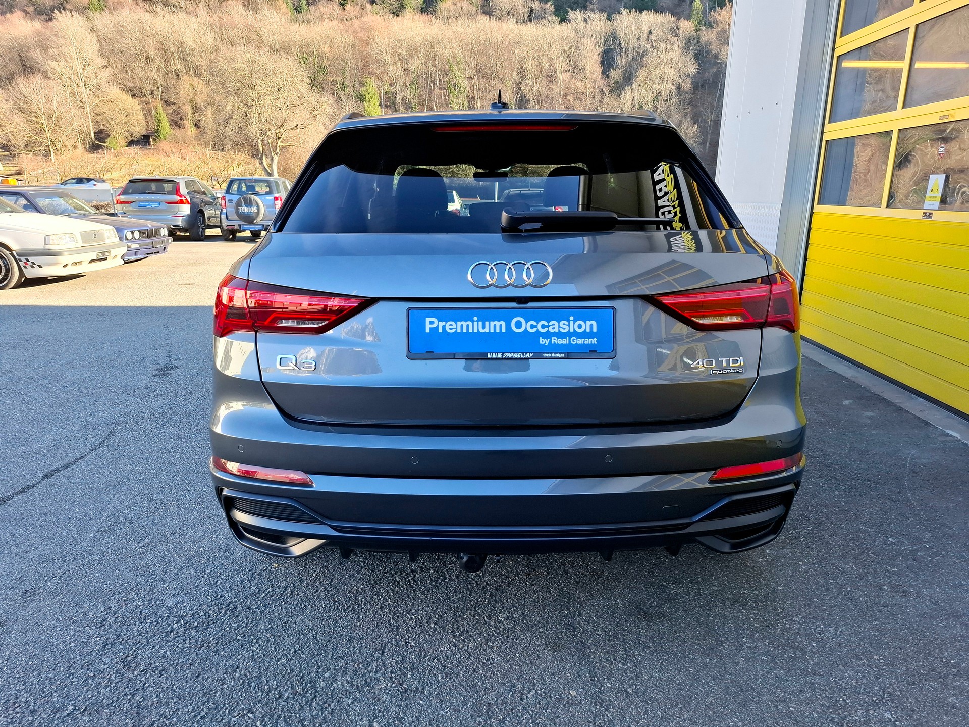 AUDI Q3 40 TDI S line quattro S-tronic-image-5