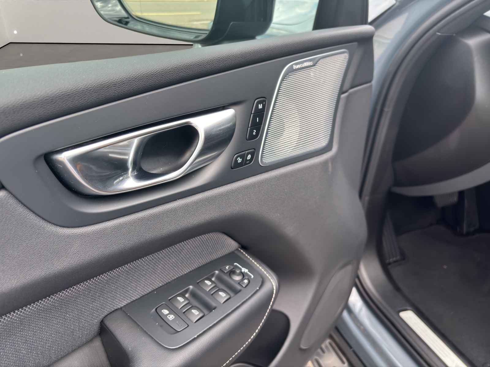 VOLVO XC60 2.0 T8 TE Polestar eAWD-image-11