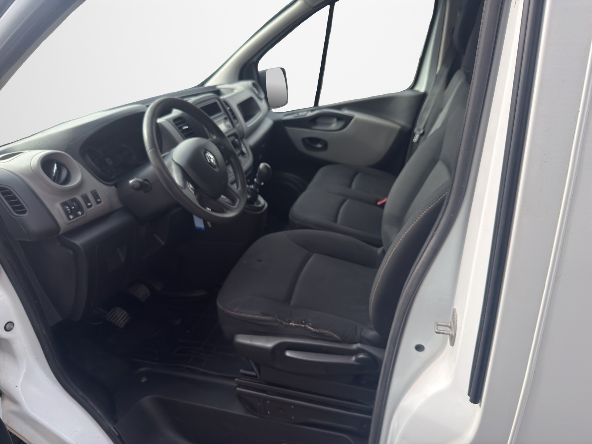 RENAULT Trafic 1.6 dCi 90 2.9t Access L1H1-image-8