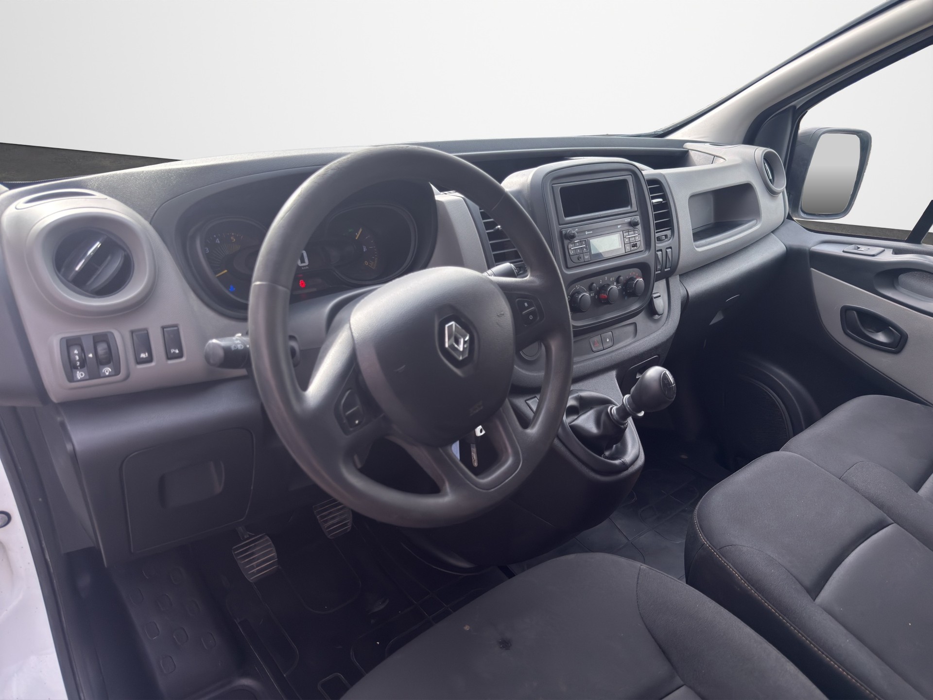 RENAULT Trafic 1.6 dCi 90 2.9t Access L1H1-image-9