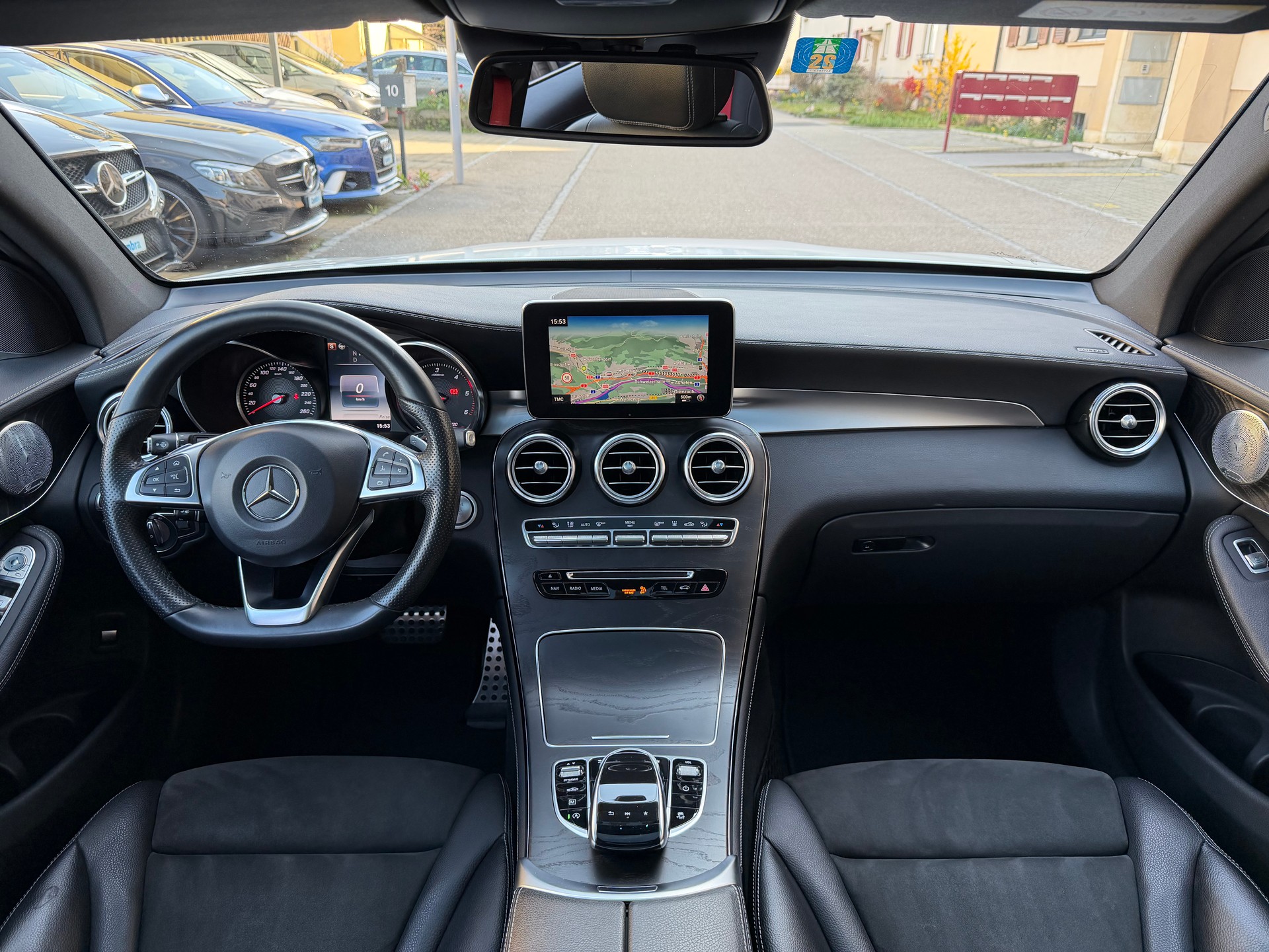 MERCEDES-BENZ GLC 350 d AMG Line 4Matic 9G-Tronic-image-16