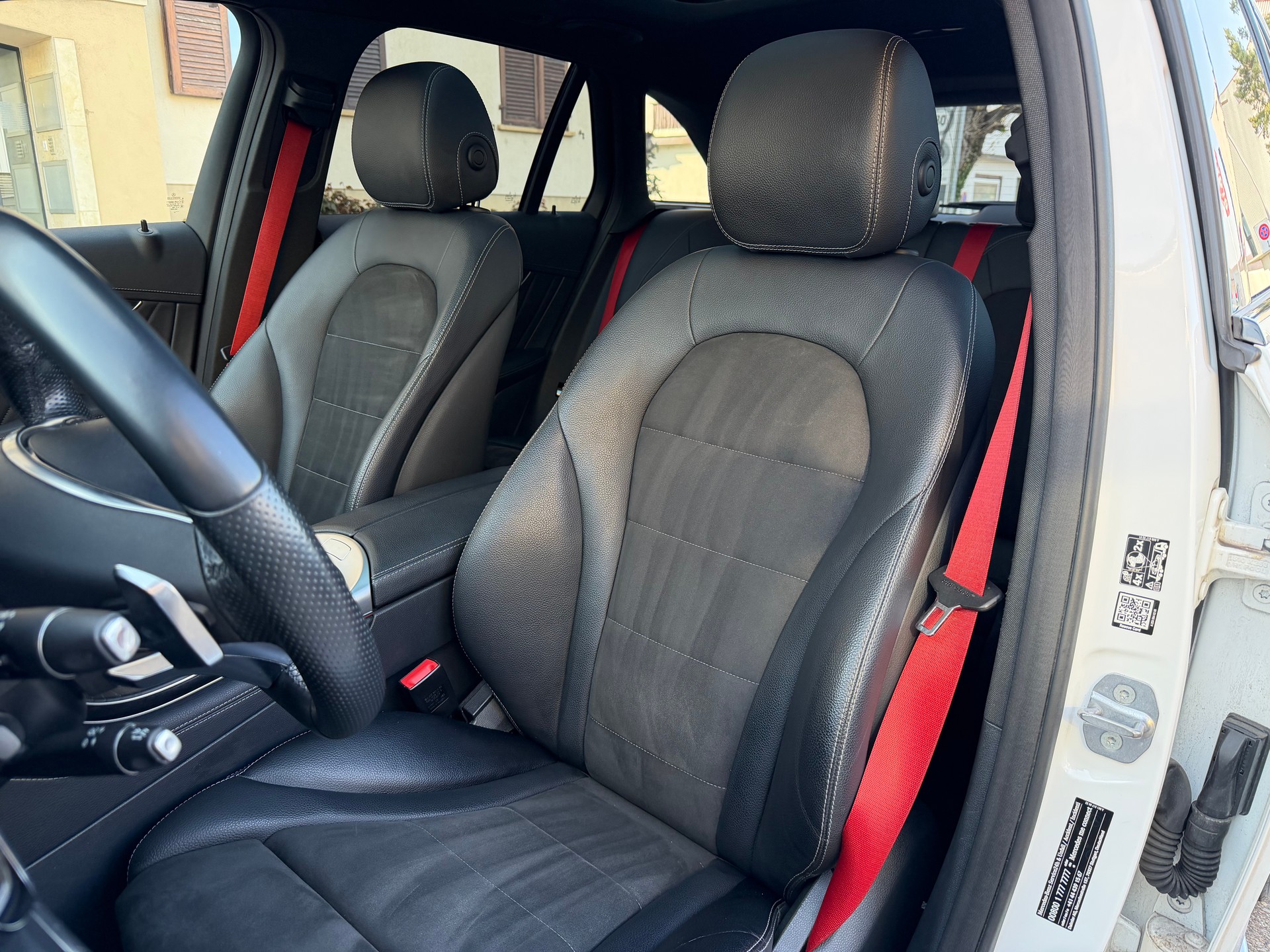 MERCEDES-BENZ GLC 350 d AMG Line 4Matic 9G-Tronic-image-10