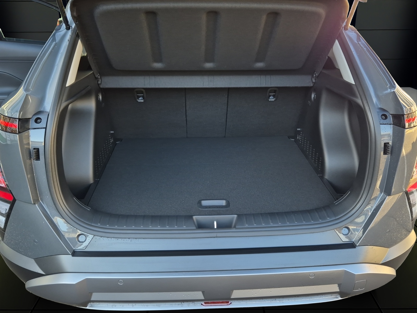 HYUNDAI Kona 1.6 GDi HEV Amplia DCT-image-12
