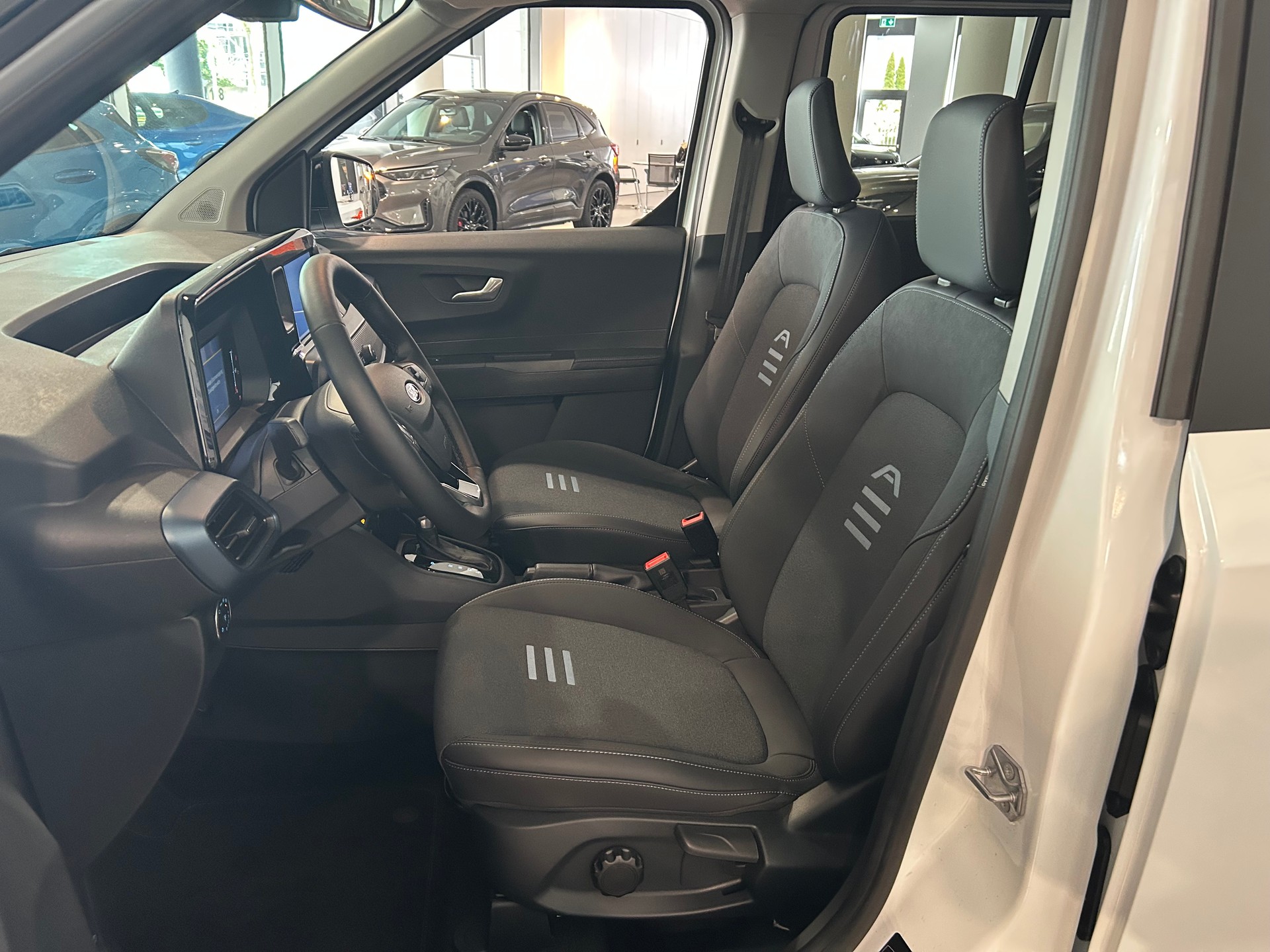 FORD Tourneo Courier 1.0 EcoBoost Active Automat-image-6