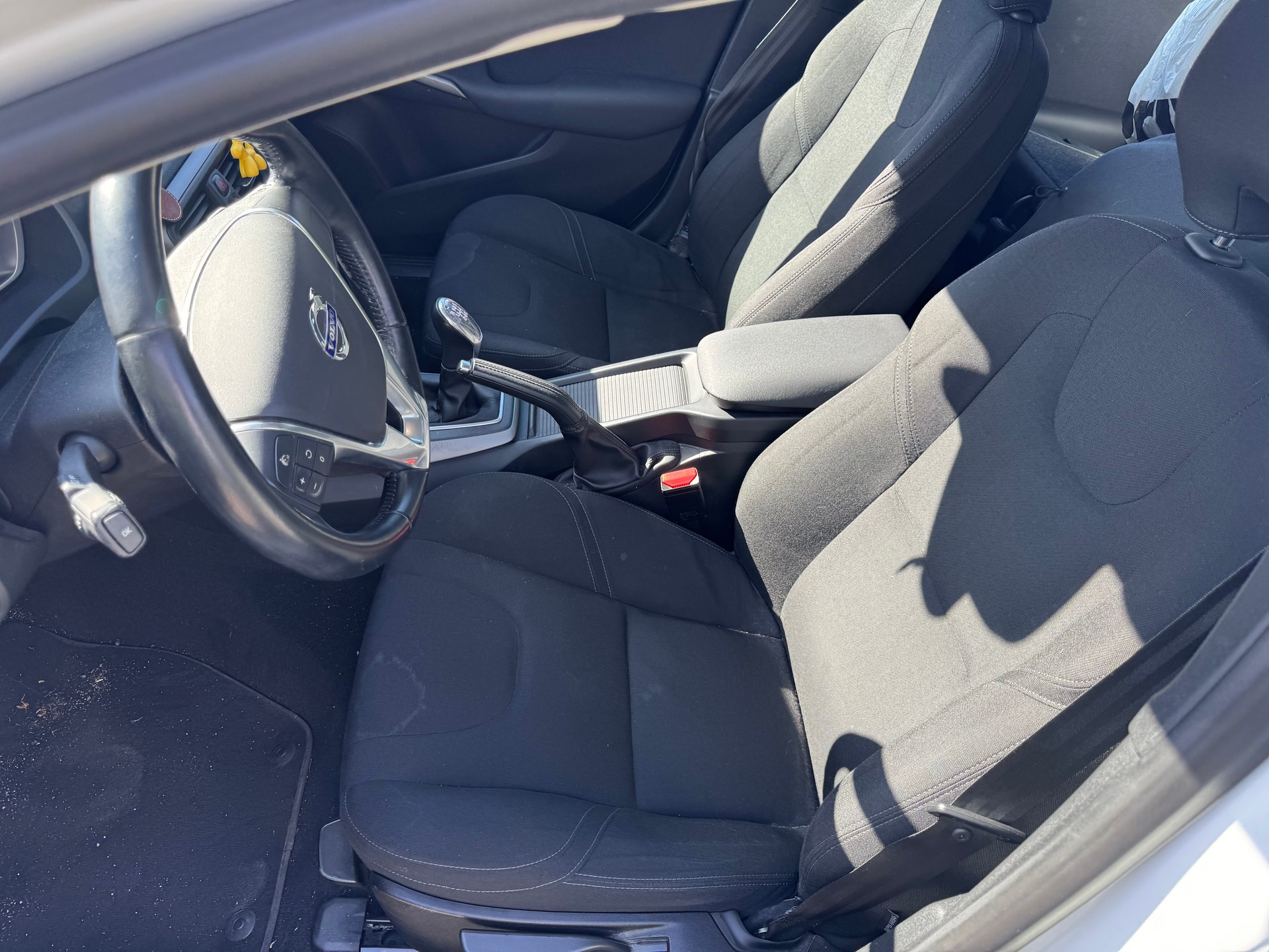 VOLVO V40 D2 Momentum-image-7