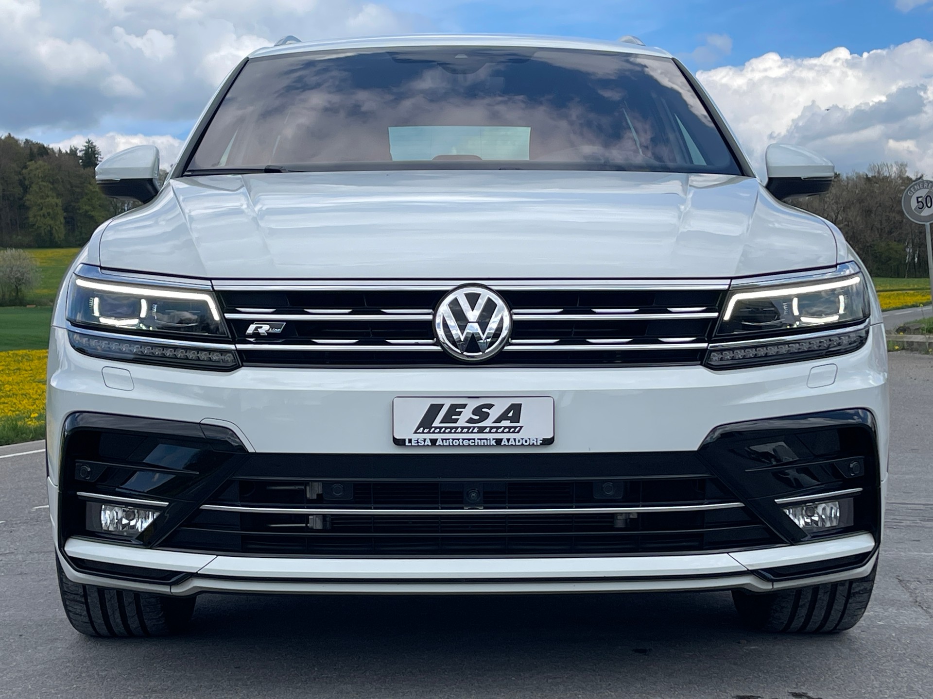 VW Tiguan 2.0TSI Highline 4Motion DSG-showroom-element-3