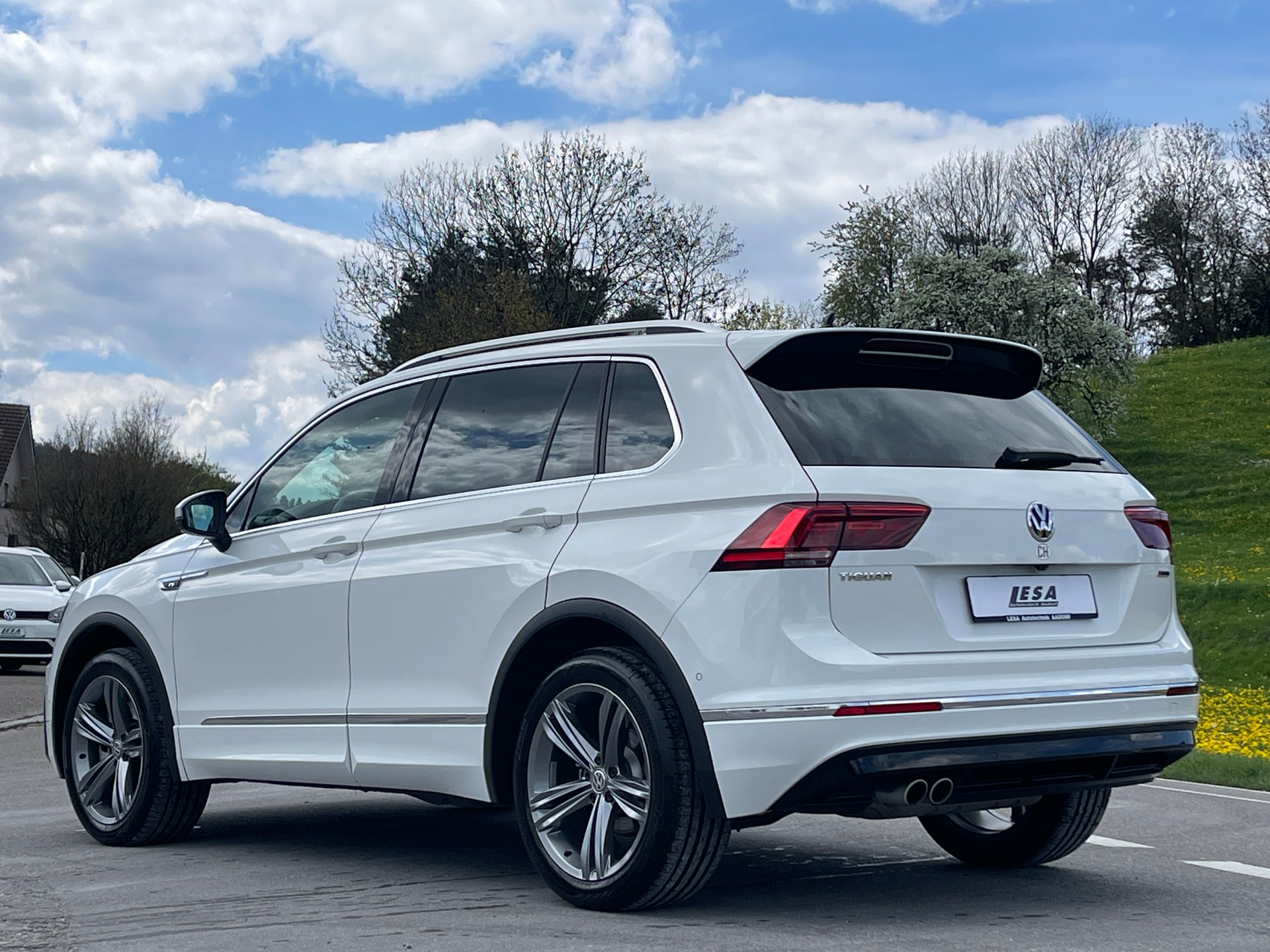 VW Tiguan 2.0TSI Highline 4Motion DSG-showroom-element-2