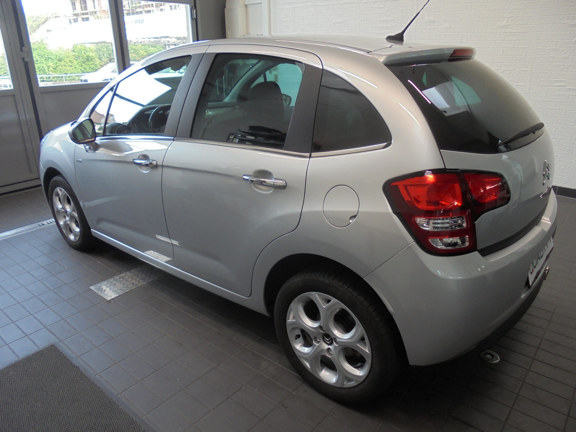 CITROEN C3 1.6i 16V Exclusive Automatic-image-2